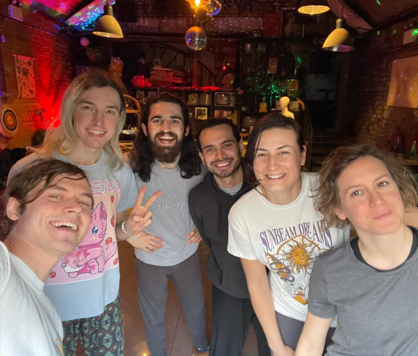 Beautiful energy today from a strong session with this group at @creative_dance_fitness ! 

Very exciting to feel the sun starting to life the spirits around these parts 🌞

Fun times ahead 🔥 

#creativedancefitness #cdf #kipfits #danceworkshop #dan