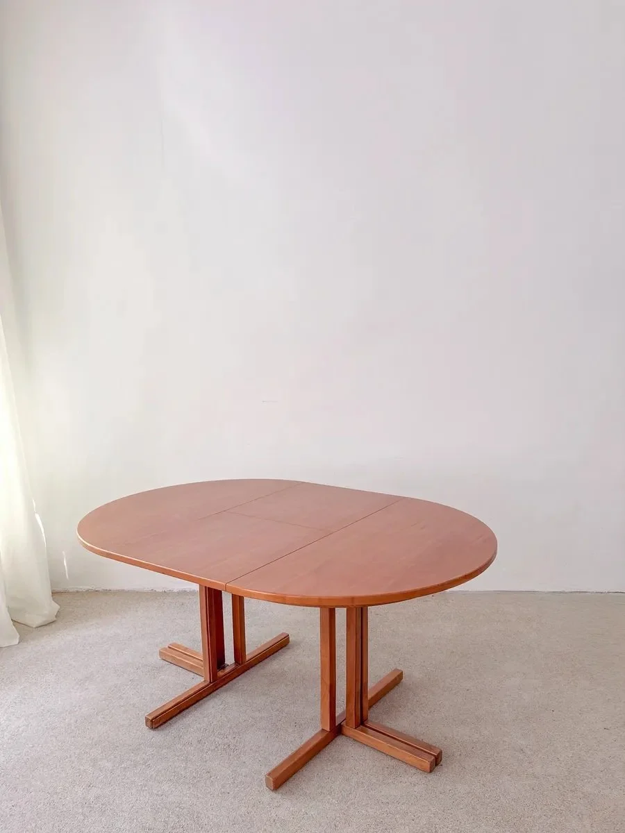 round-vintage-dining-table-2.jpg