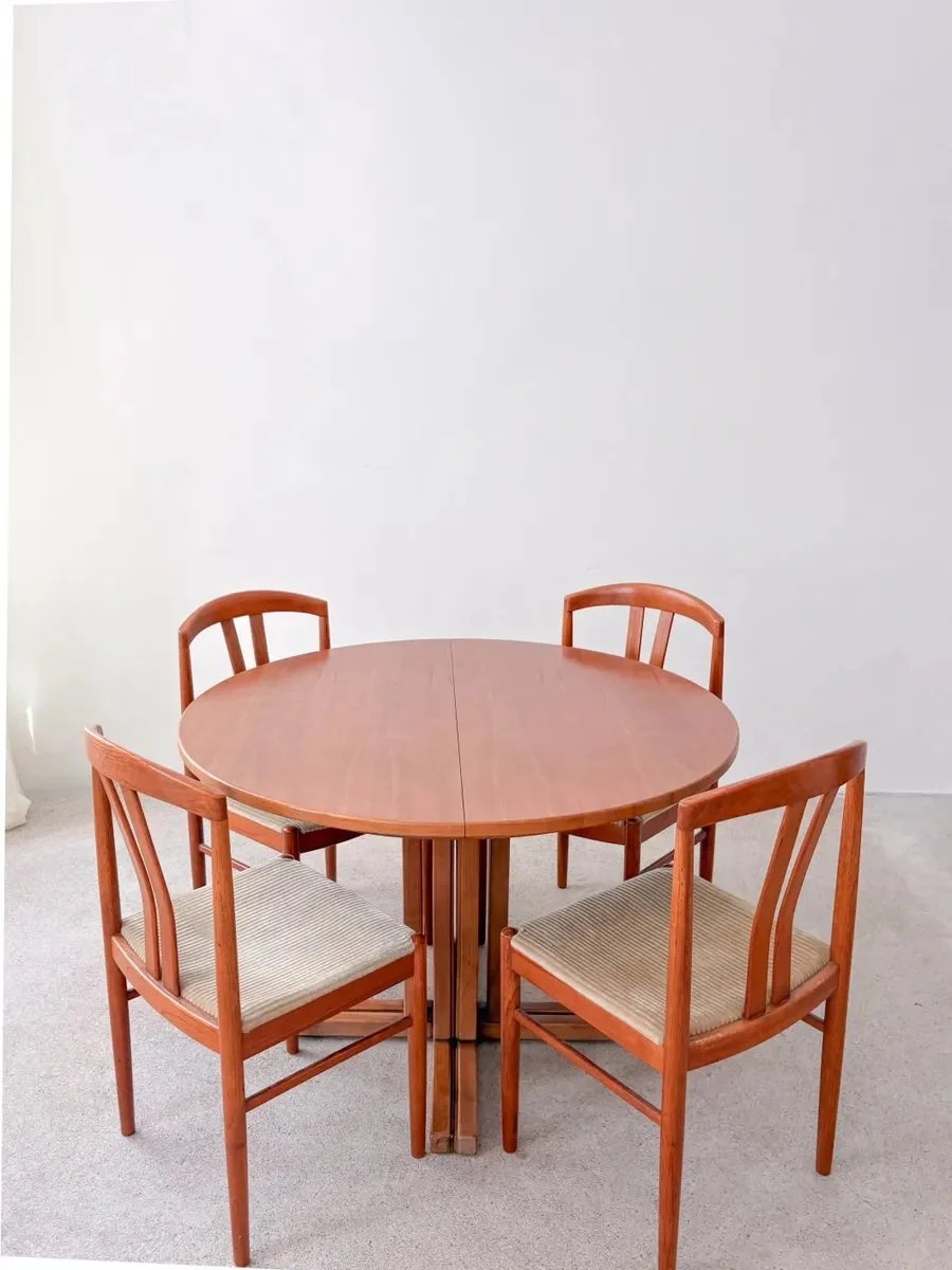 round-vintage-dining-table-4.jpg