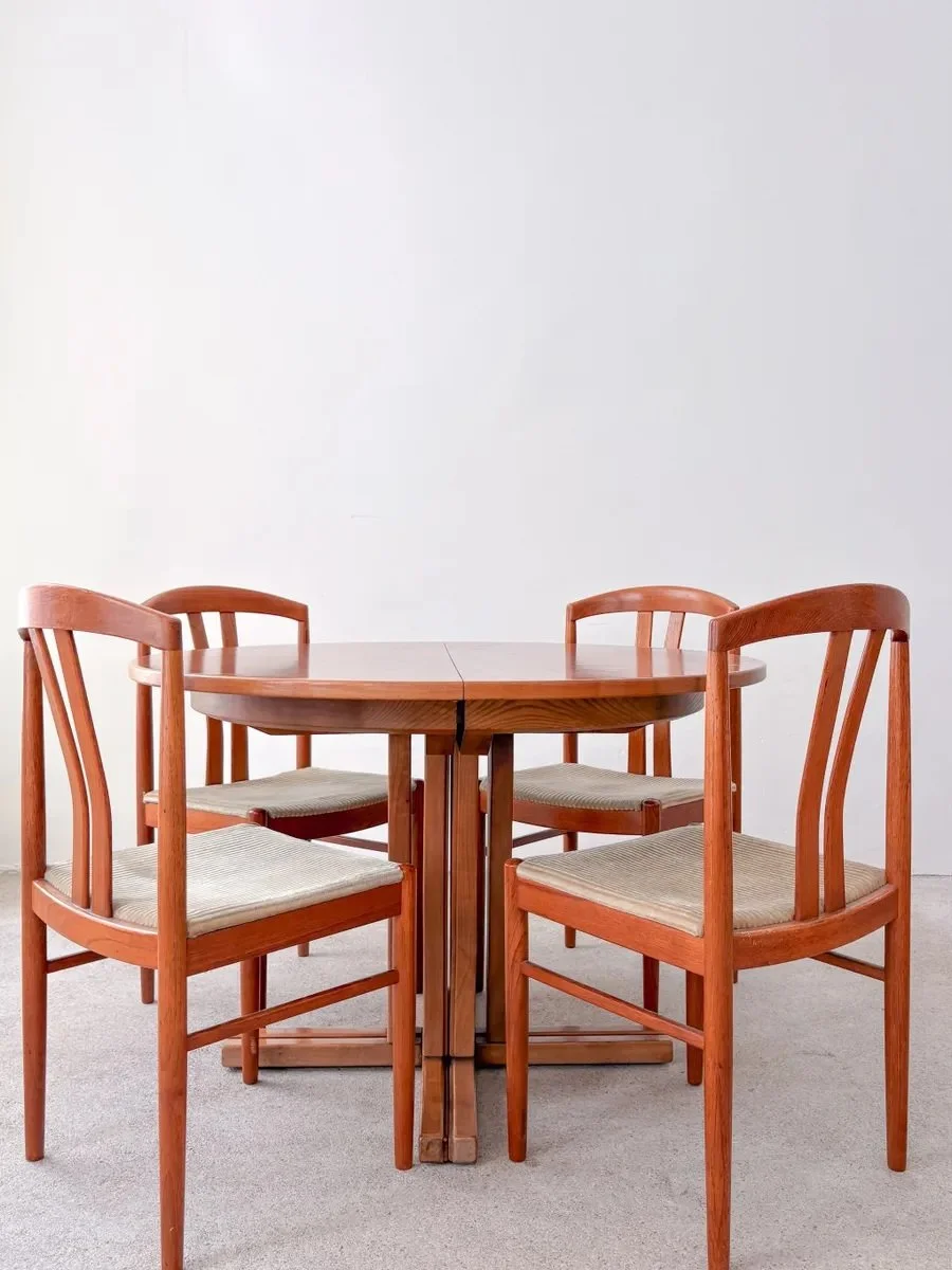 round-vintage-dining-table-5.jpg