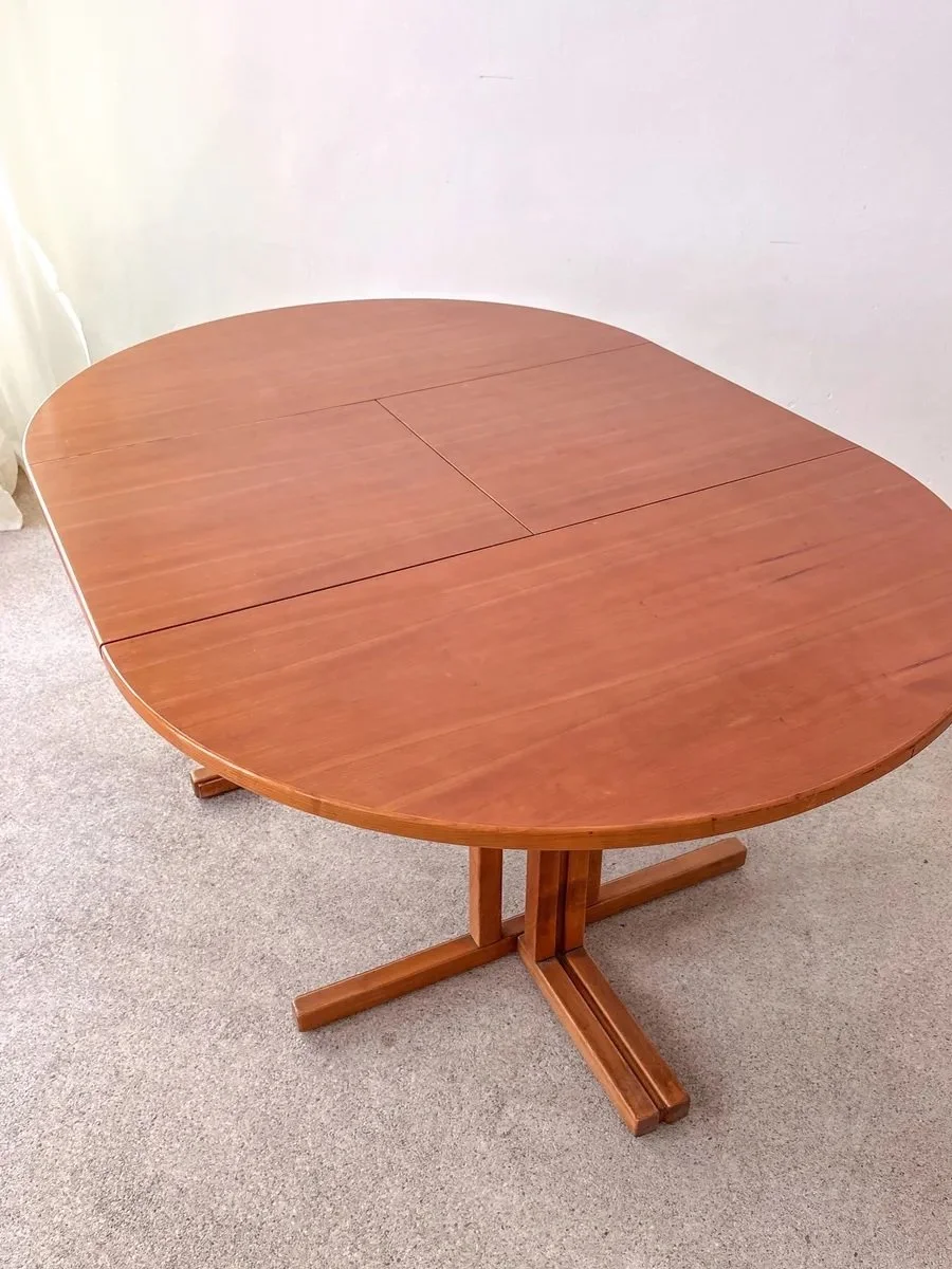 round-vintage-dining-table-8.jpg
