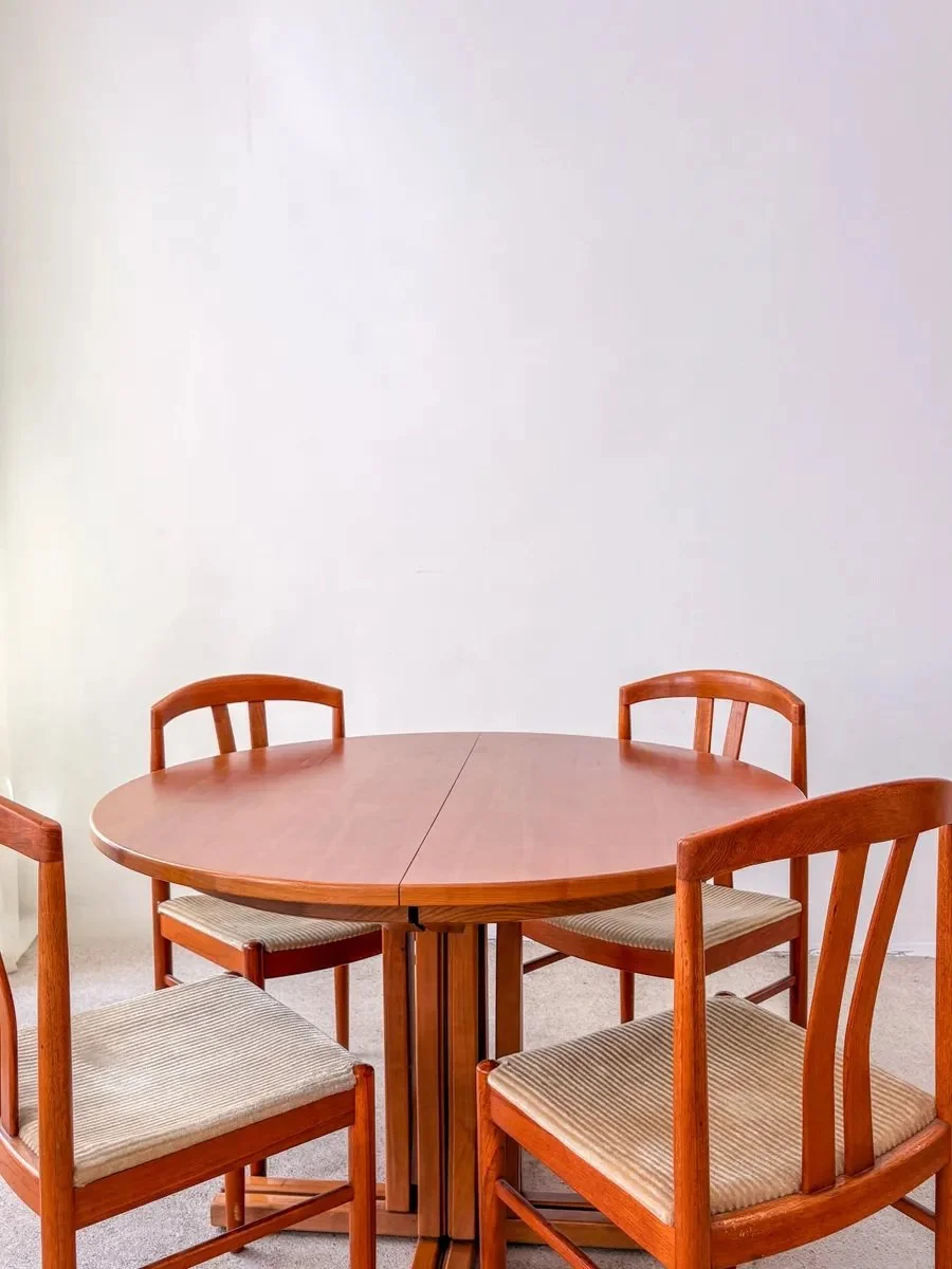 round-vintage-dining-table-11.jpg