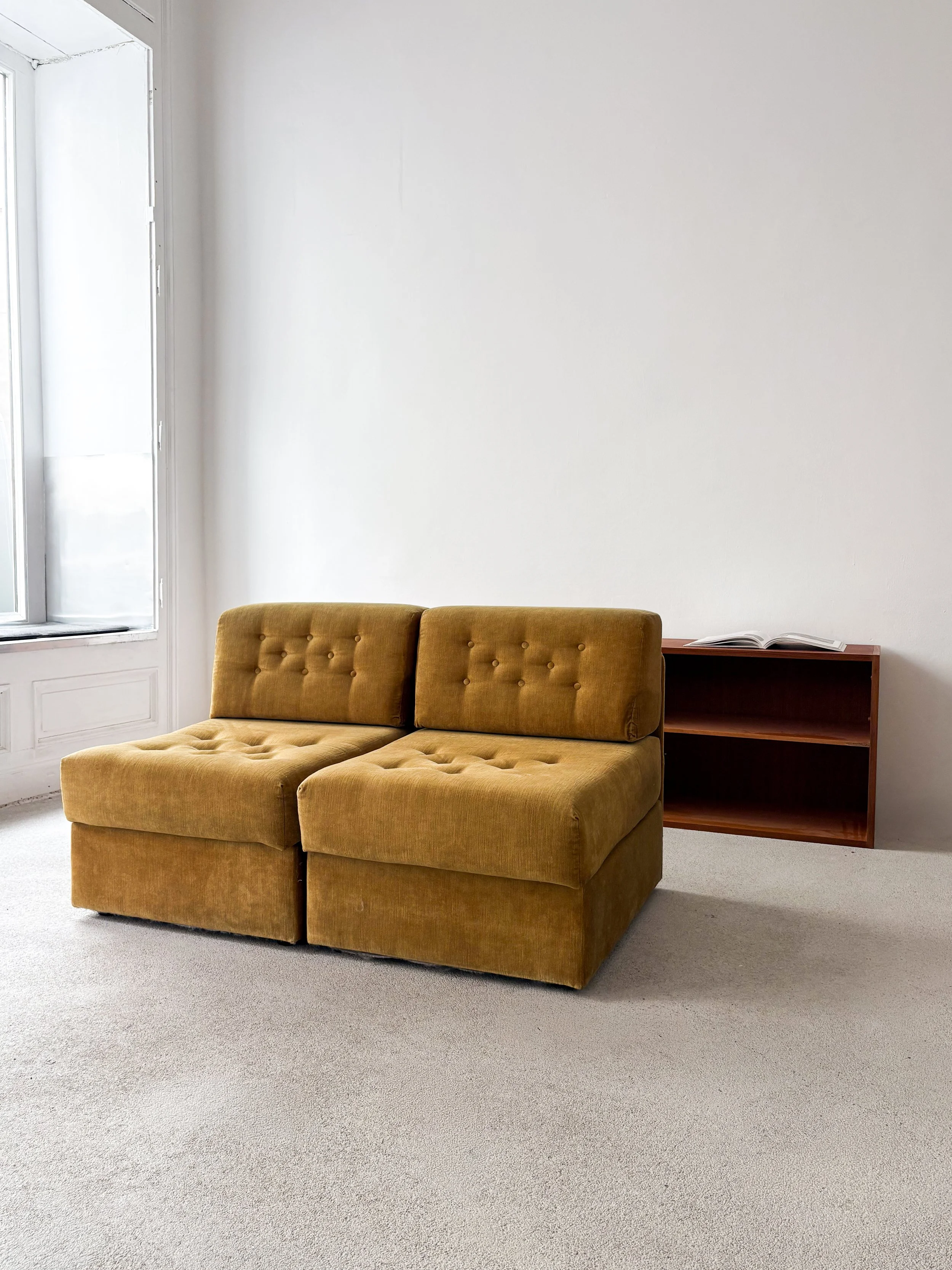 Modular 2-seater sofa in yellow velvet, 1970s