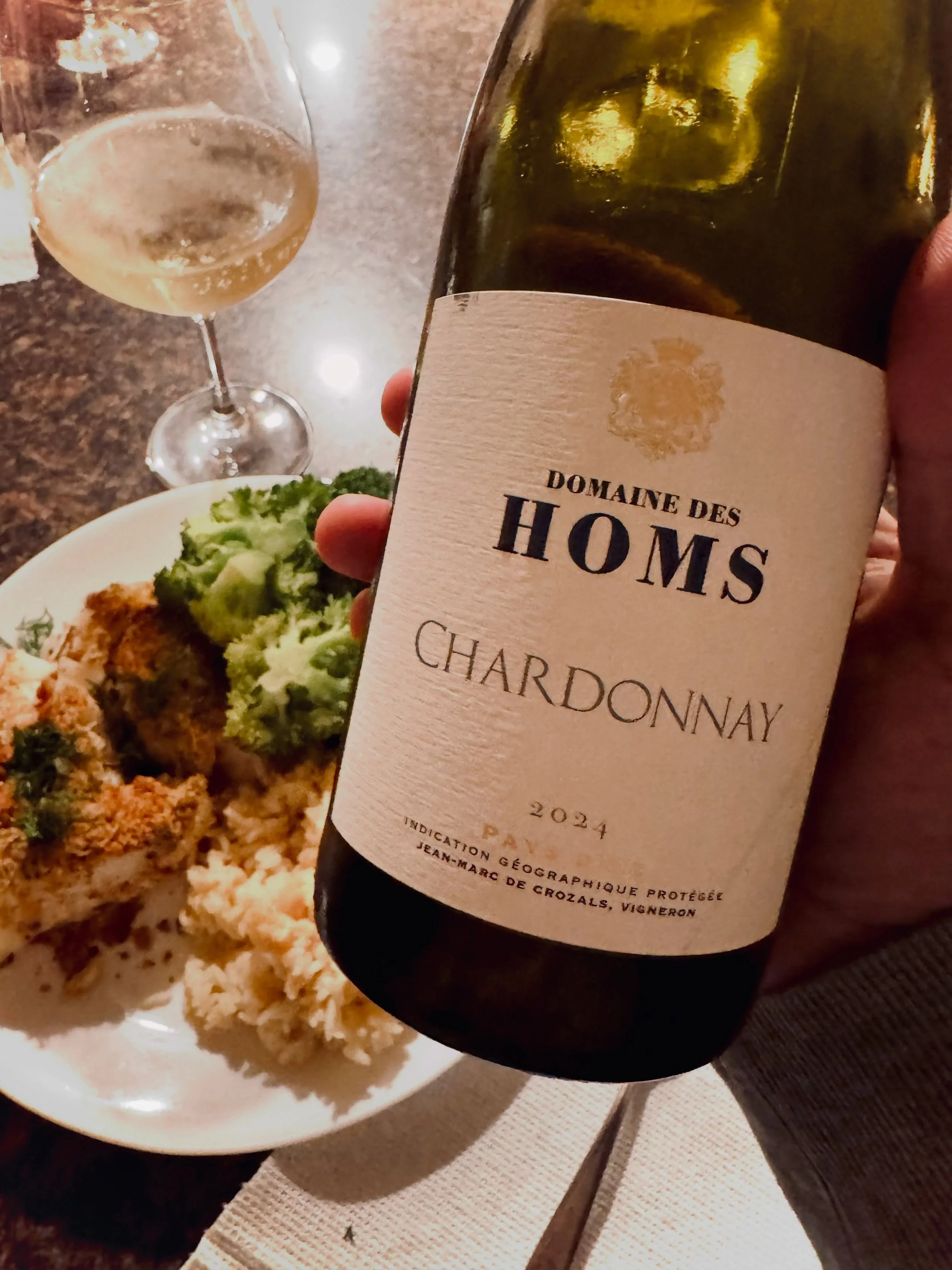 Mondays are always an great excuse for a delicious Chardonnay 

@domainedeshoms
