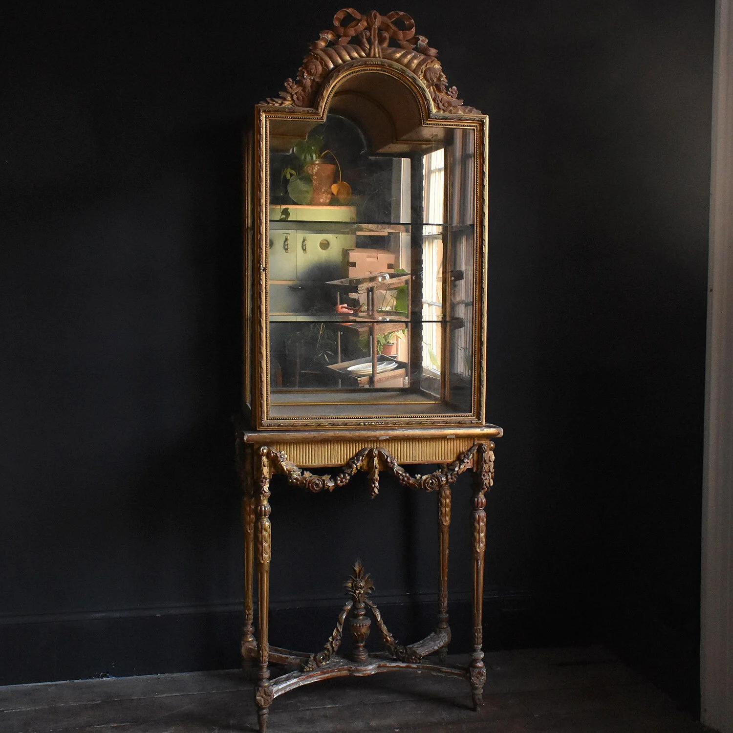 Giltwood Mirrored Display Cabinet, 19th Century
