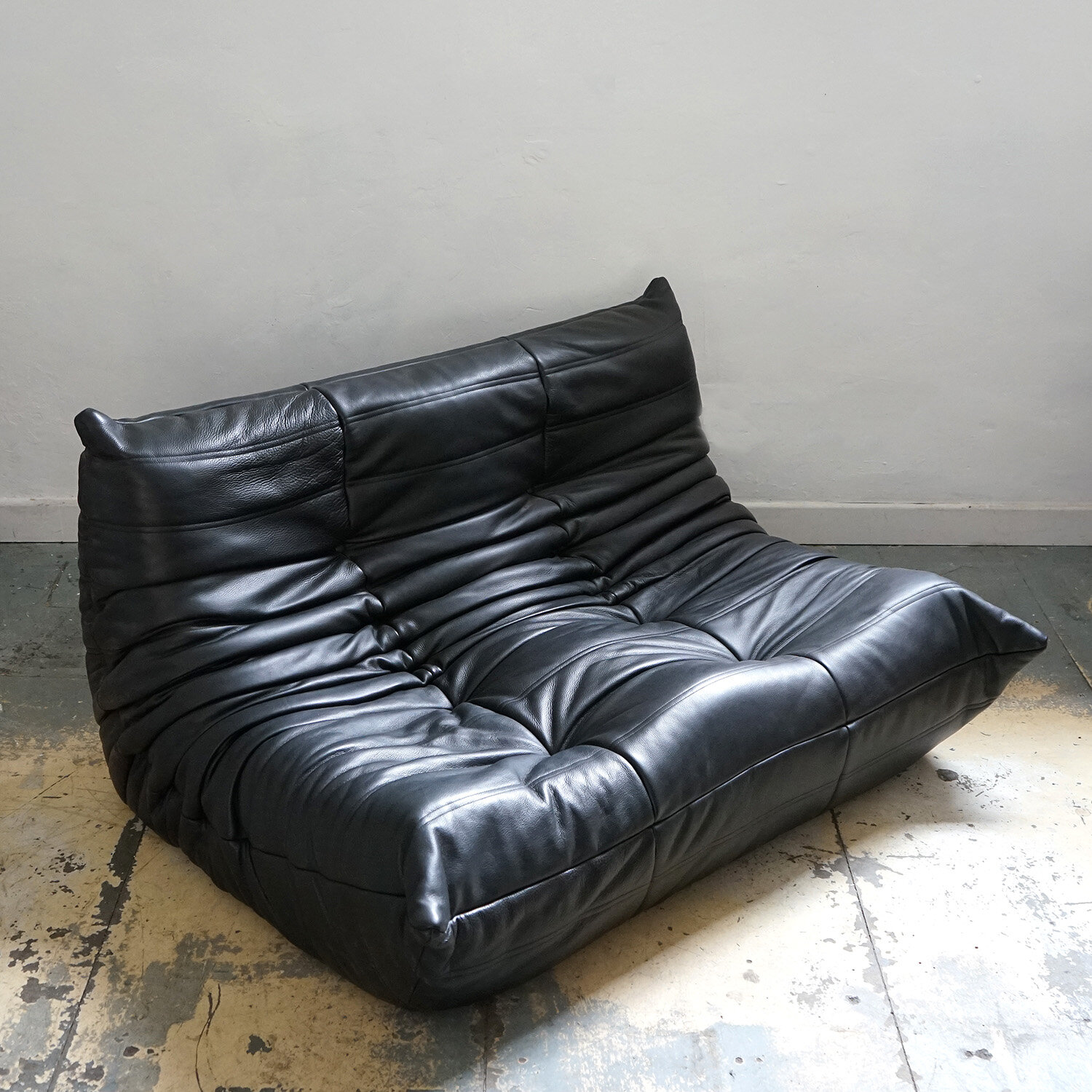 2 Seater Togo Sofa In Black Leather By Michel Ducaroy For Ligne Roset Vintage And Antique Decorative Interiors