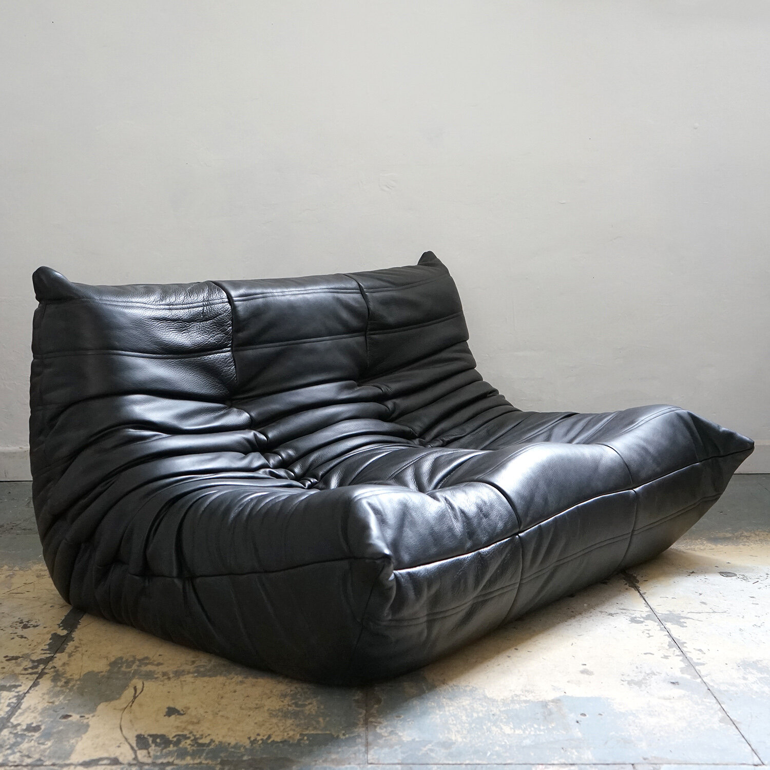 2 Seater Togo Sofa In Black Leather By Michel Ducaroy For Ligne Roset Vintage And Antique Decorative Interiors