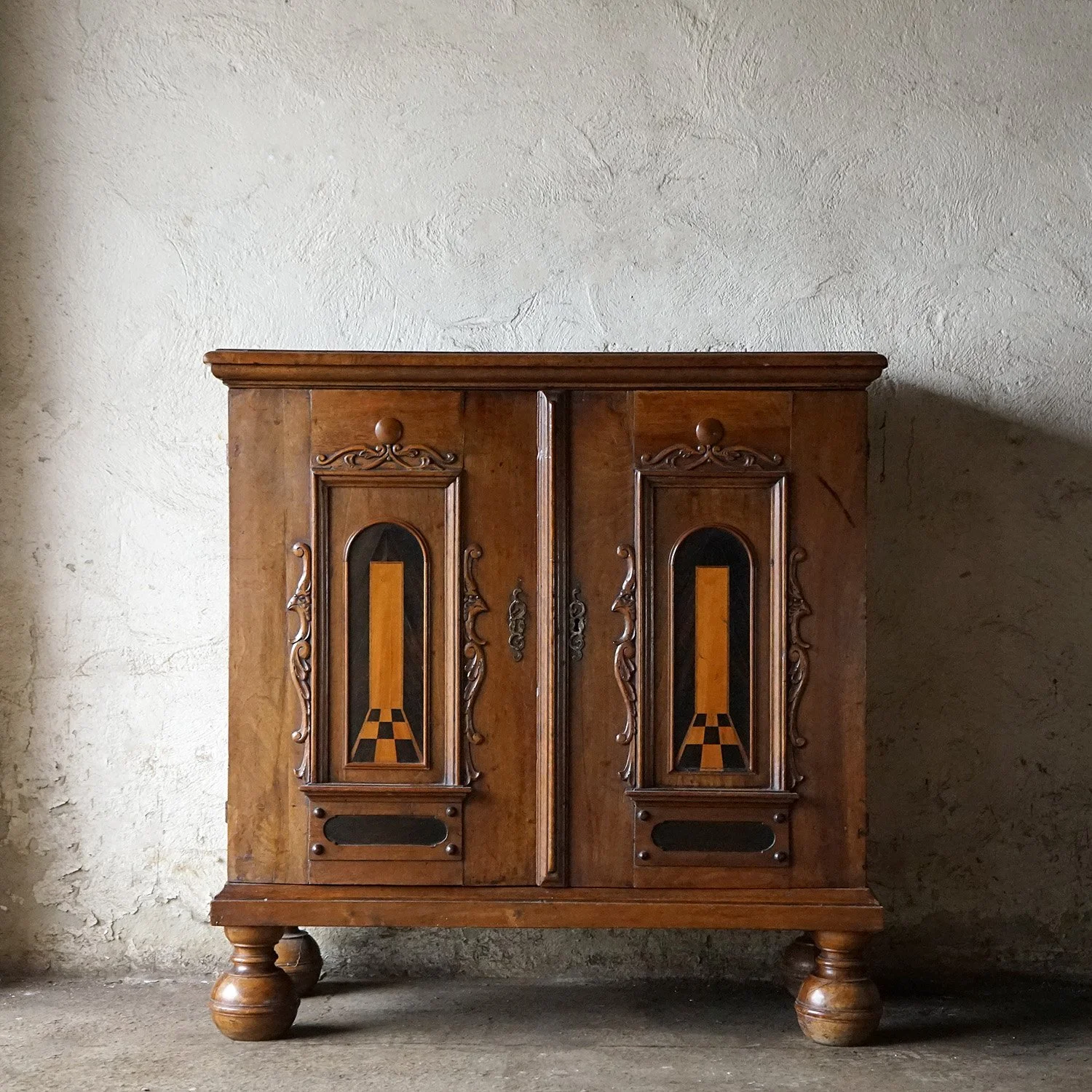 Antique Italian Inlaid Walnut Cabinet Fitted With Drawers, 17th Century