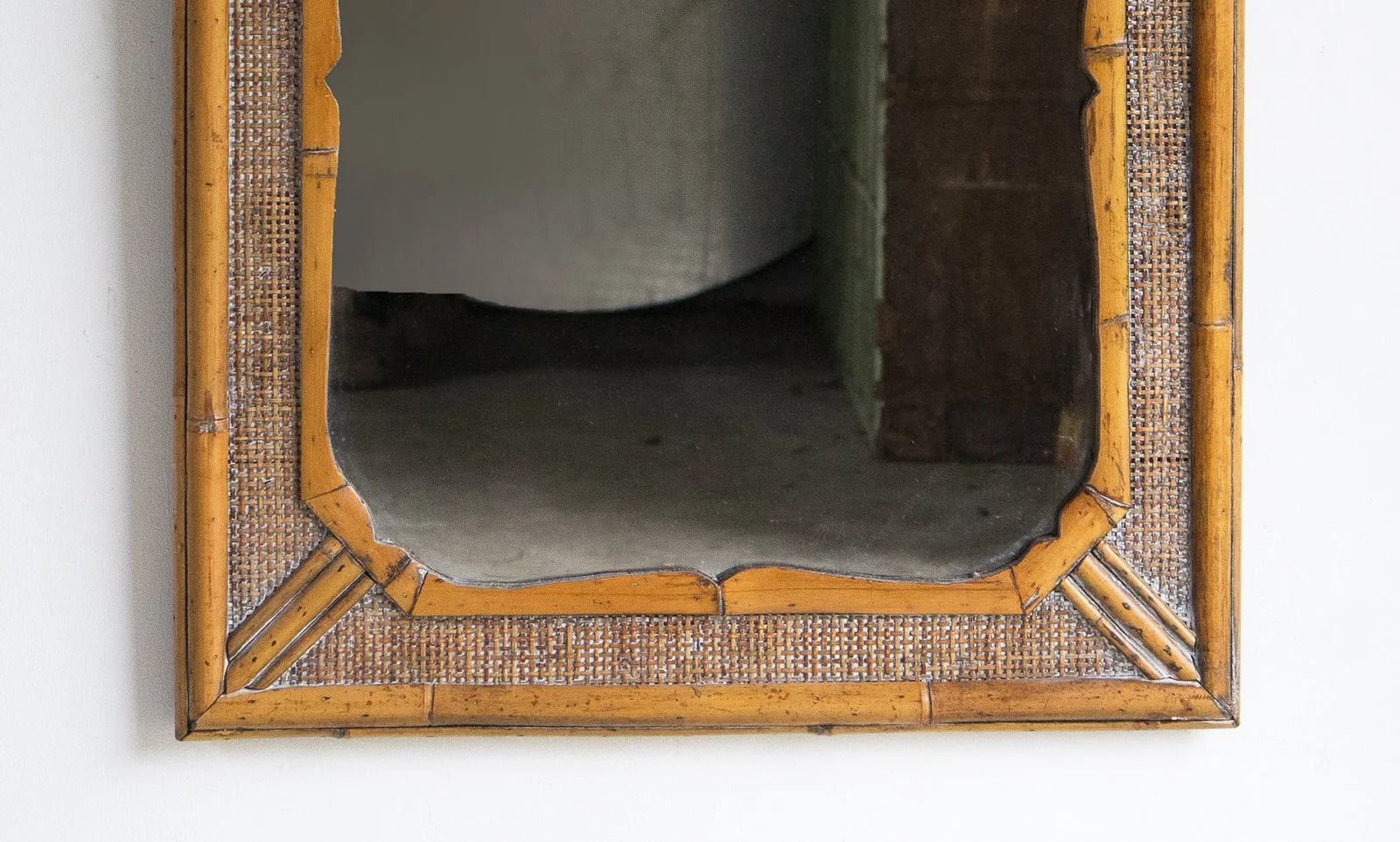 DSC09240-square-crop.jpg (Copy)