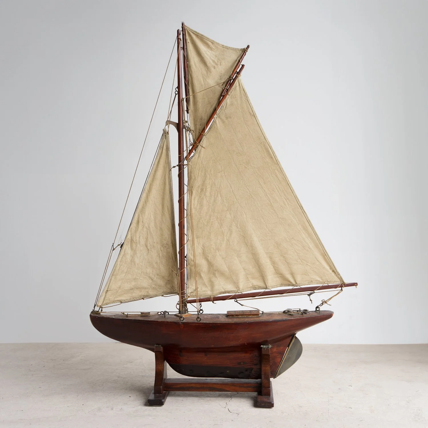 Antique Victorian Gaff Rigged Cutter Model Pond Yacht, Late 19th Century