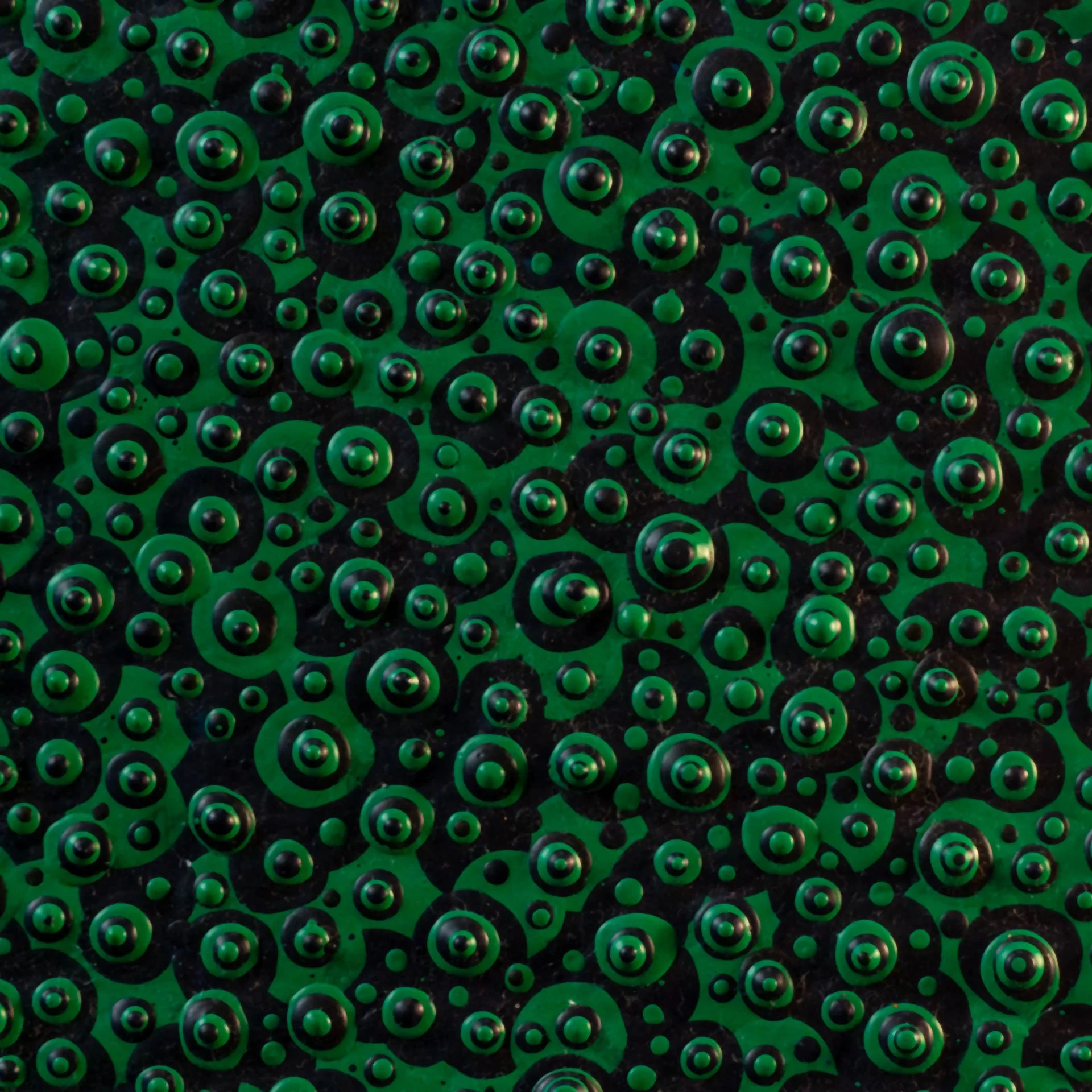 noj-barker-chromium-oxide-green-black-30cm-macro.jpg