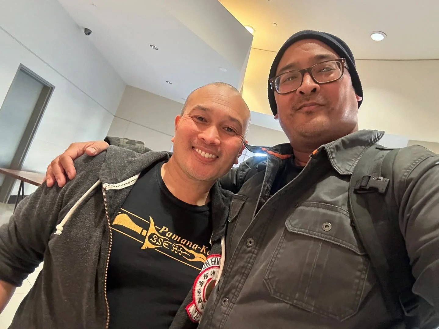 While on tour with @hiphopnutcracker, Manong Boo was able to take a Silat class at Pamana Kali with Guro Ma’afu (not pictured). Afterwards he was able to spend some time with Pamana Kali founder Guro Alvin Catacutan (@guro.alvin.catacutan ).
G