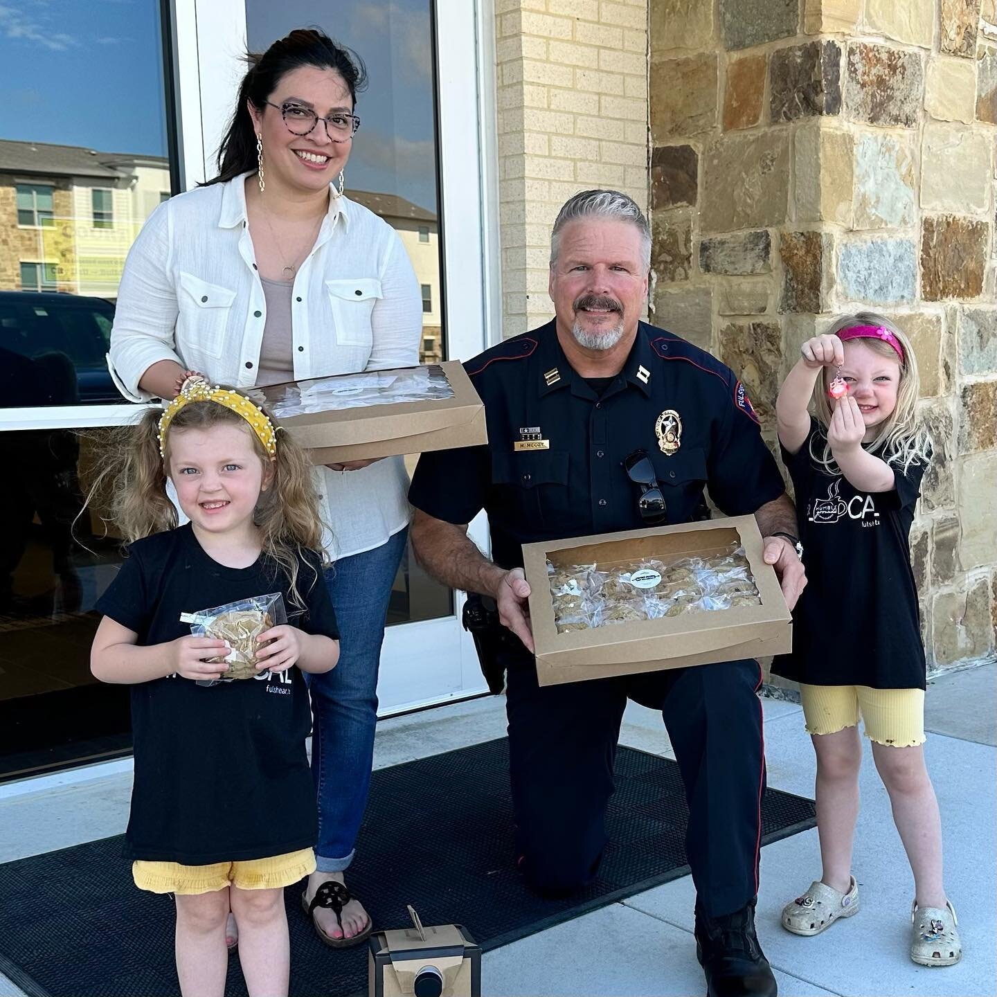 Finishing off National Police Week by teaming up with @humblegroundscoffee to treat our Fulshear Police 💙

Fulshear&rsquo;s best coffee and some @sugarberrycookieshoppe cookies for our very own Fulshear Police 🍪☕️💙

Did you know a portion of the p