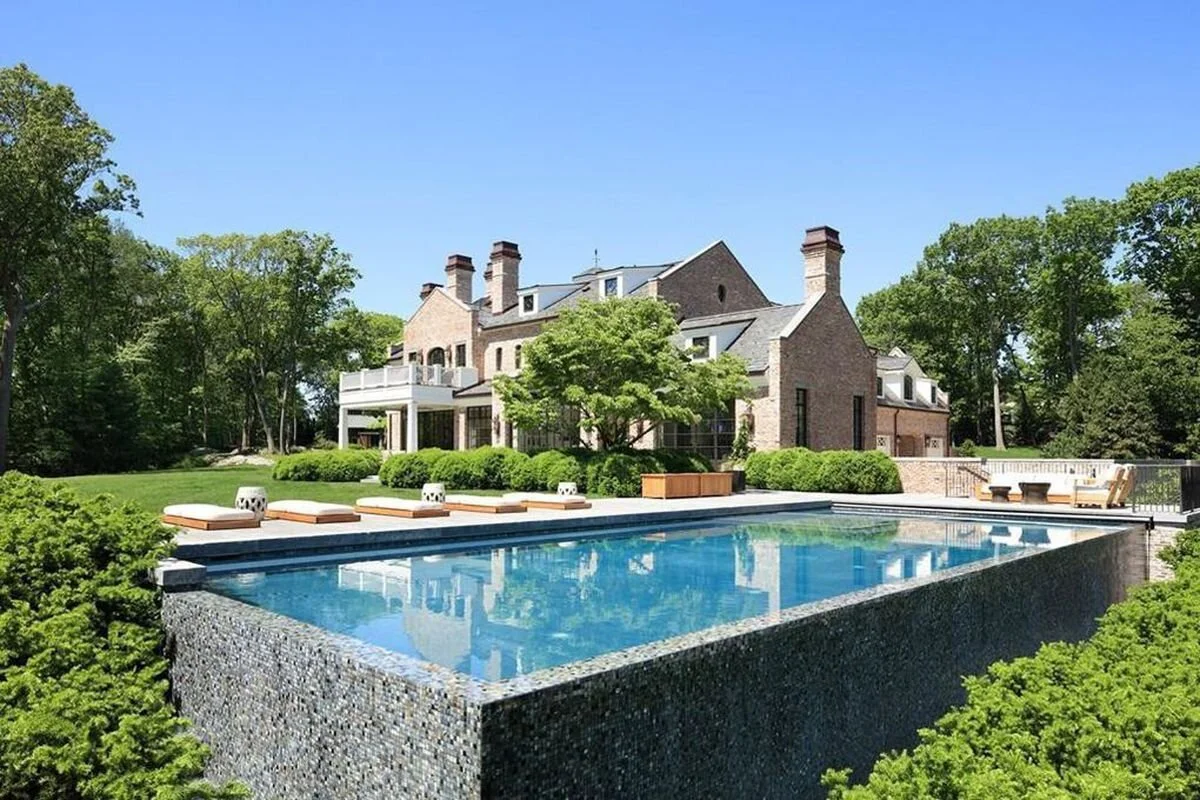 Giselle_House_1.0.jpg