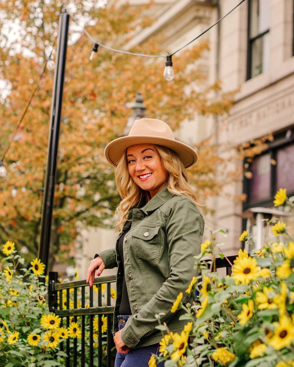 Wanna meet a client?

This is Haley Frazier, whose areas of interest and work cross multiple fields. Earlier this year I shot some portraits for her as she was breaking into the real estate game, and the more recent shots were just for fun.

It made 