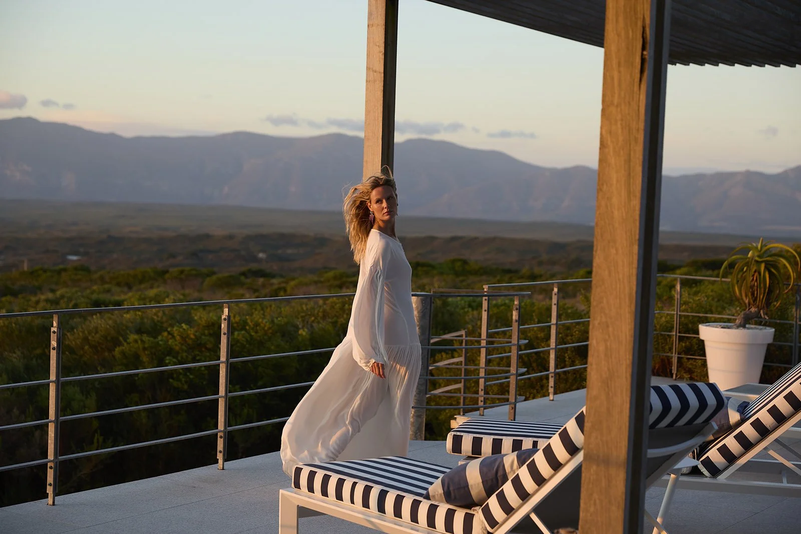 TC_CAMPAIGN_CAPSULE_COLLECTION_AND_COLLECTIBLES_2026_LOOK_09B_0145 copy.jpg