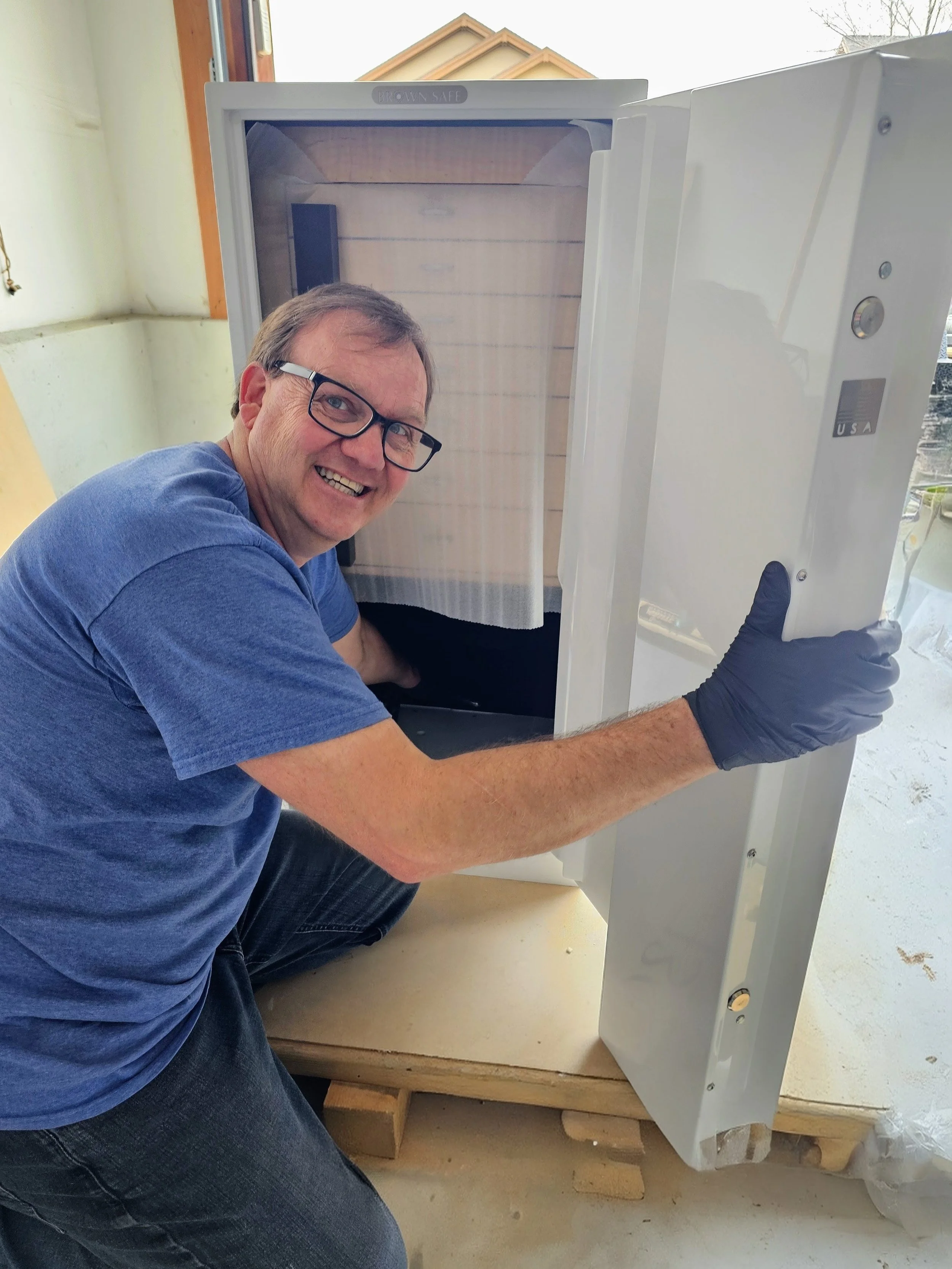 Locksmith with a personal safe in Utah.