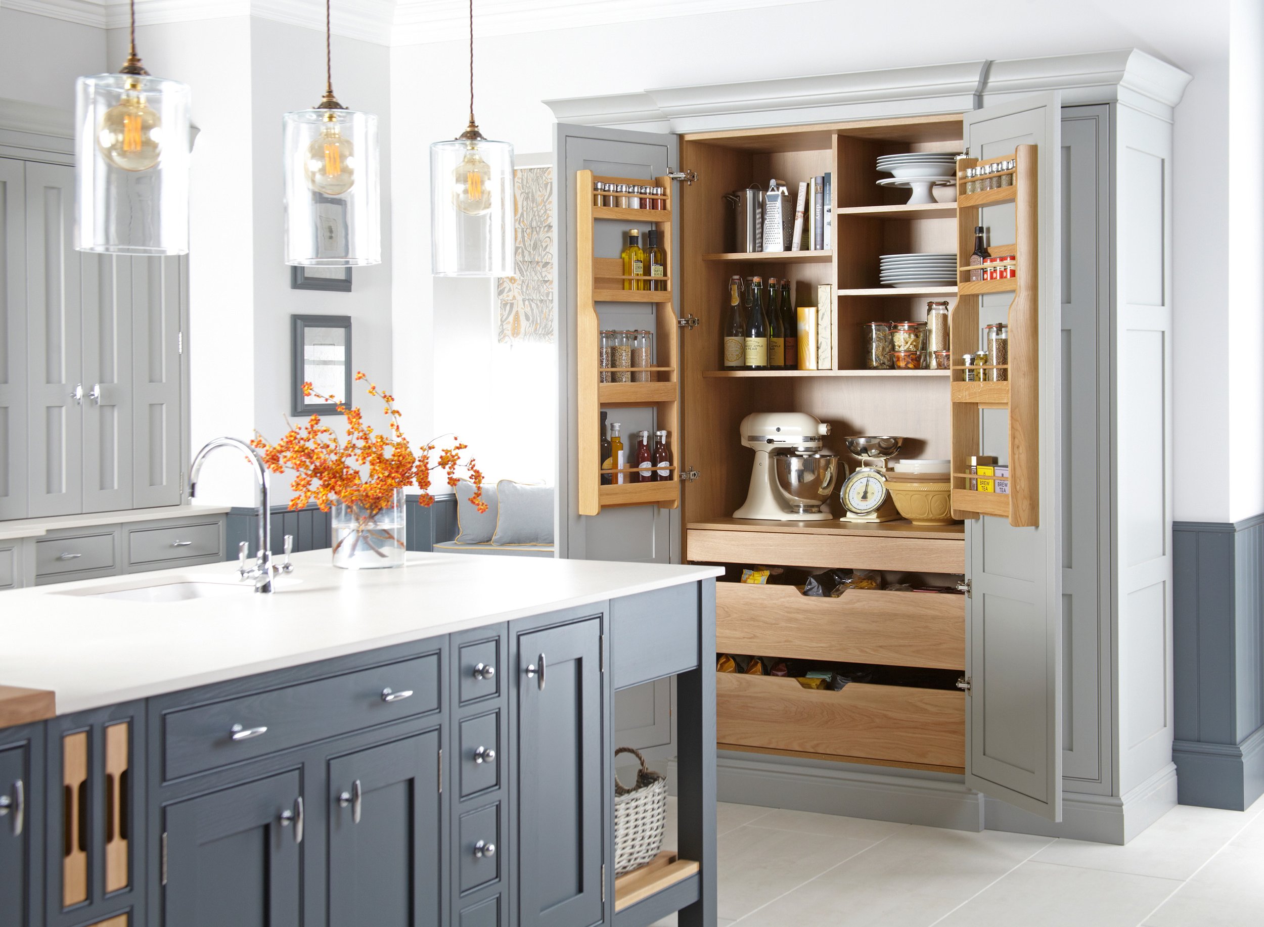 Clever Kitchen Cabinet & Pantry Storage Ideas