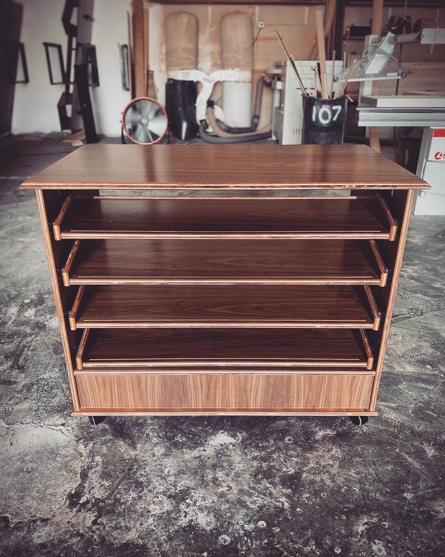 https://i.etsystatic.com/23605930/r/il/d90af5/3224522853/il_fullxfull.3224522853_r9ew.jpg