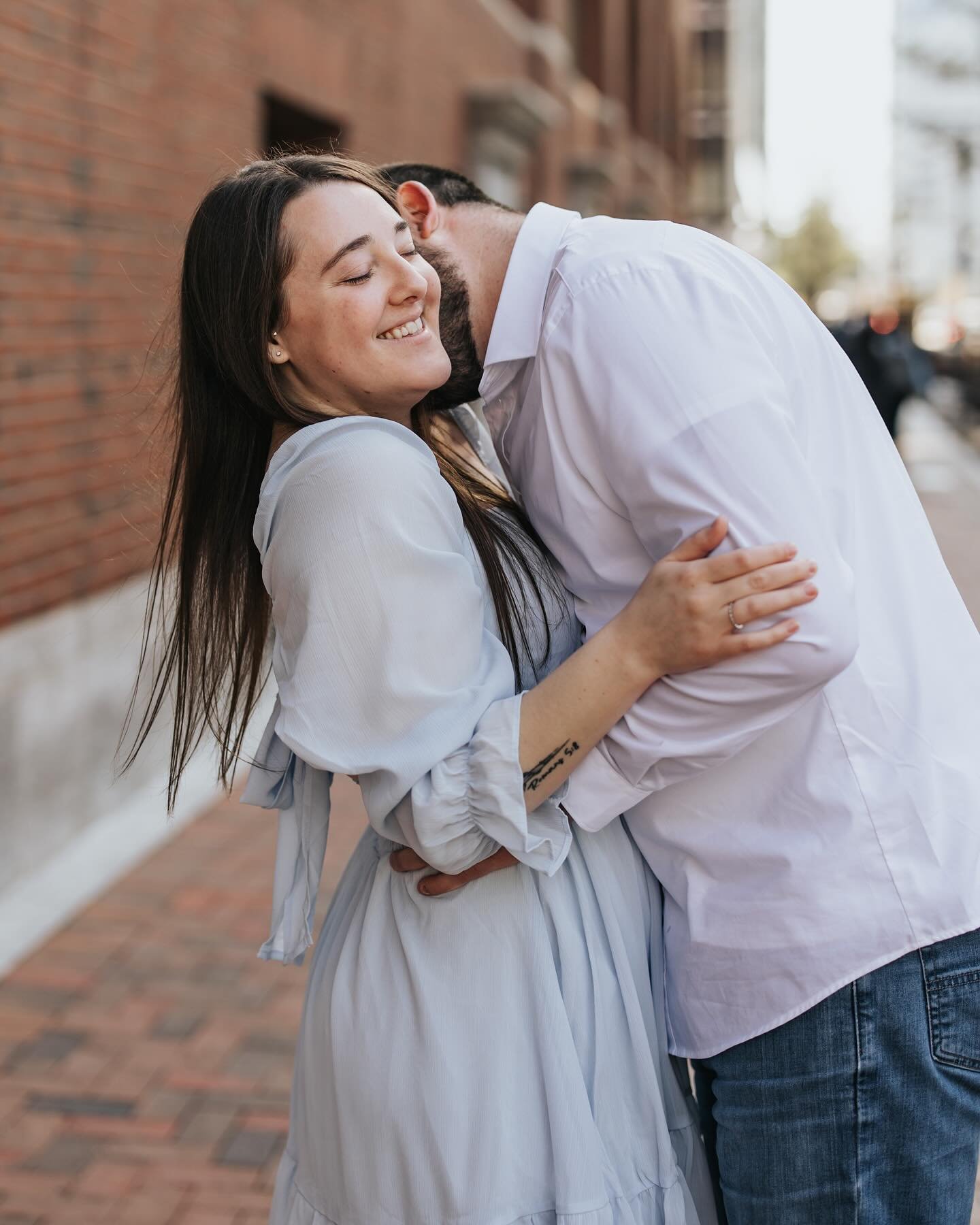 a dreamy morning in the seaport with emily &amp; corey 🏙️

these two were visiting boston and reached out to capture some couples photos in the city where they first started dated! i had so much fun learning about their journey as a couple and captu