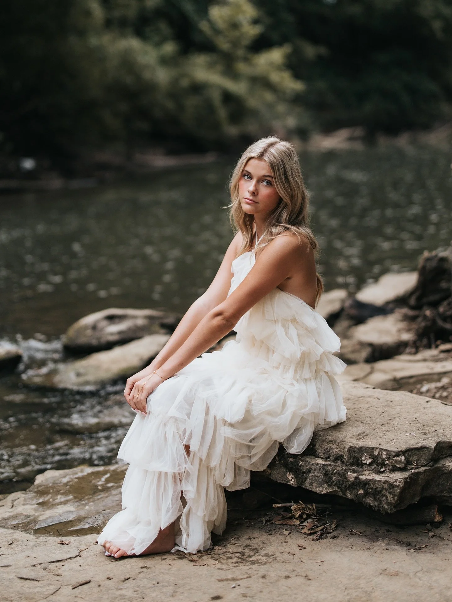 you may remember hendley from her senior photos but she also happens to be a model with @amaxagency &hellip; so at the end of her senior photoshoot we also made time to get a lil creative!!

i was in awe when her mom pulled this dress out of the car 