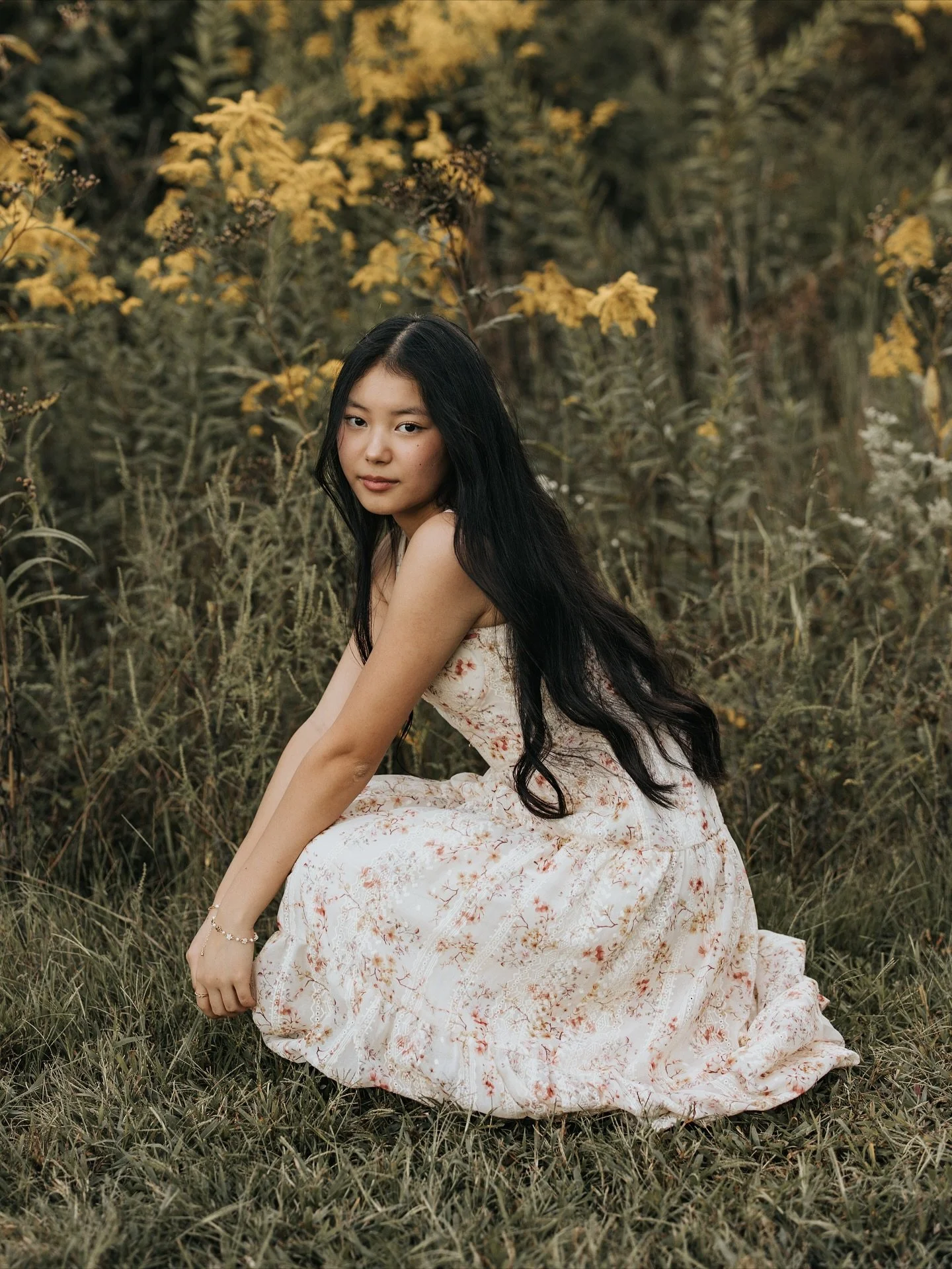 i love working with seniors who say they&rsquo;re nervous for their photoshoot, because it&rsquo;s so rewarding when i get to send off that final gallery and they can see how much they CRUSHED IT!!! 

i am in love with every single photo millie and i