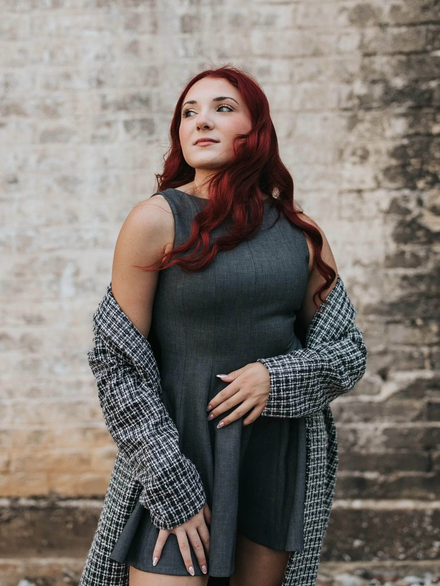 some creative, slightly-edgy professional headshots (with the signature kayla simon photos editorial twist, of course) for dee 🖤