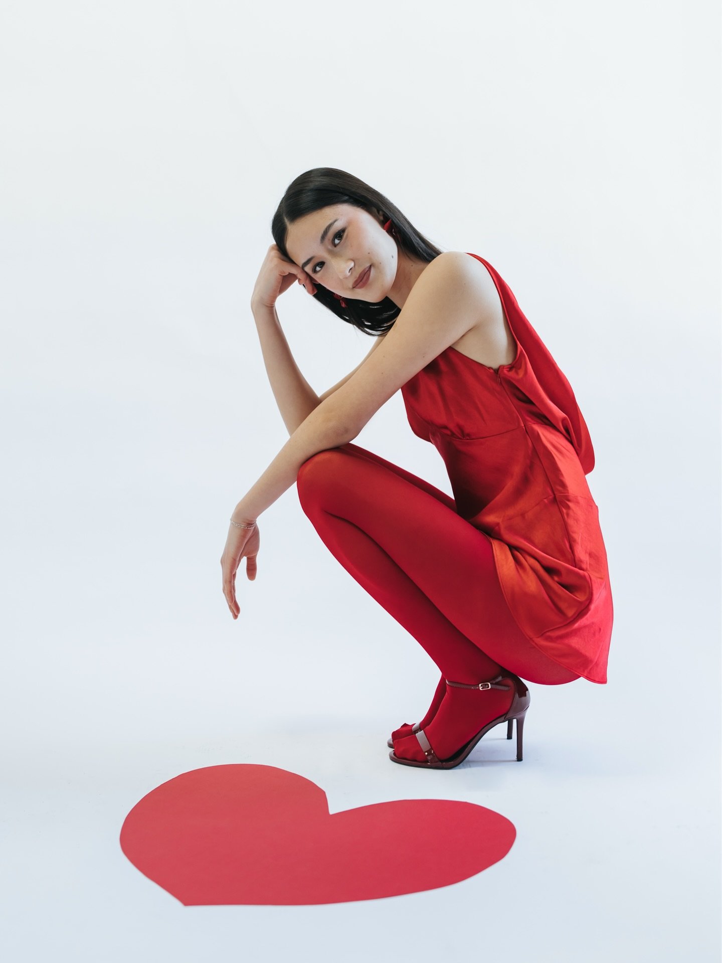 eye candy 🍭💘

had the best time bringing this valentine&rsquo;s day editorial to life with an amazing team!!! y&rsquo;all know i love a theme 😍

brought to you by candy from walmart, craft paper i painstakingly cut into heart shapes, and a dream&h