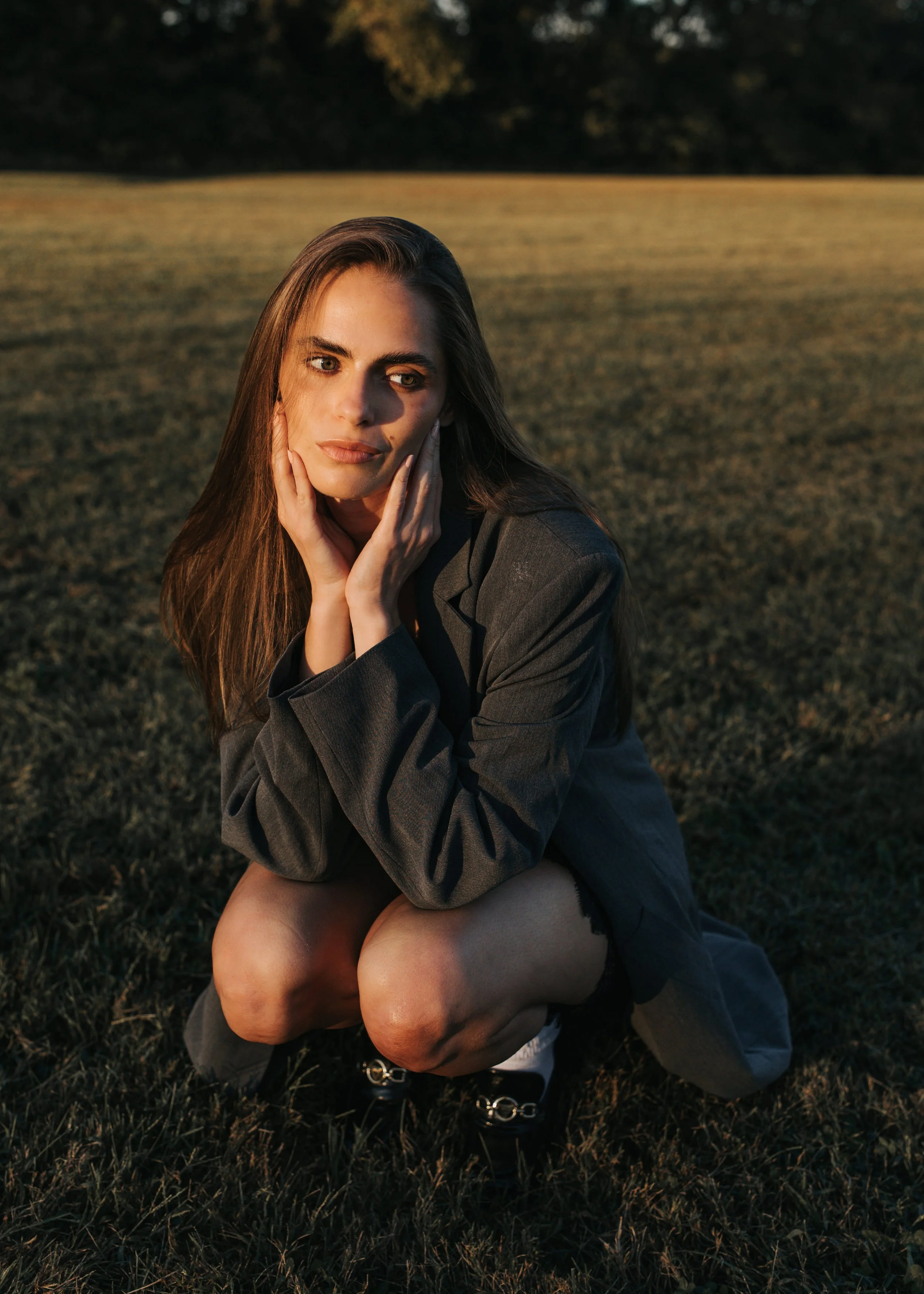  Model Skylar wears a serious expression during her fashion photoshoot in Nashville. 