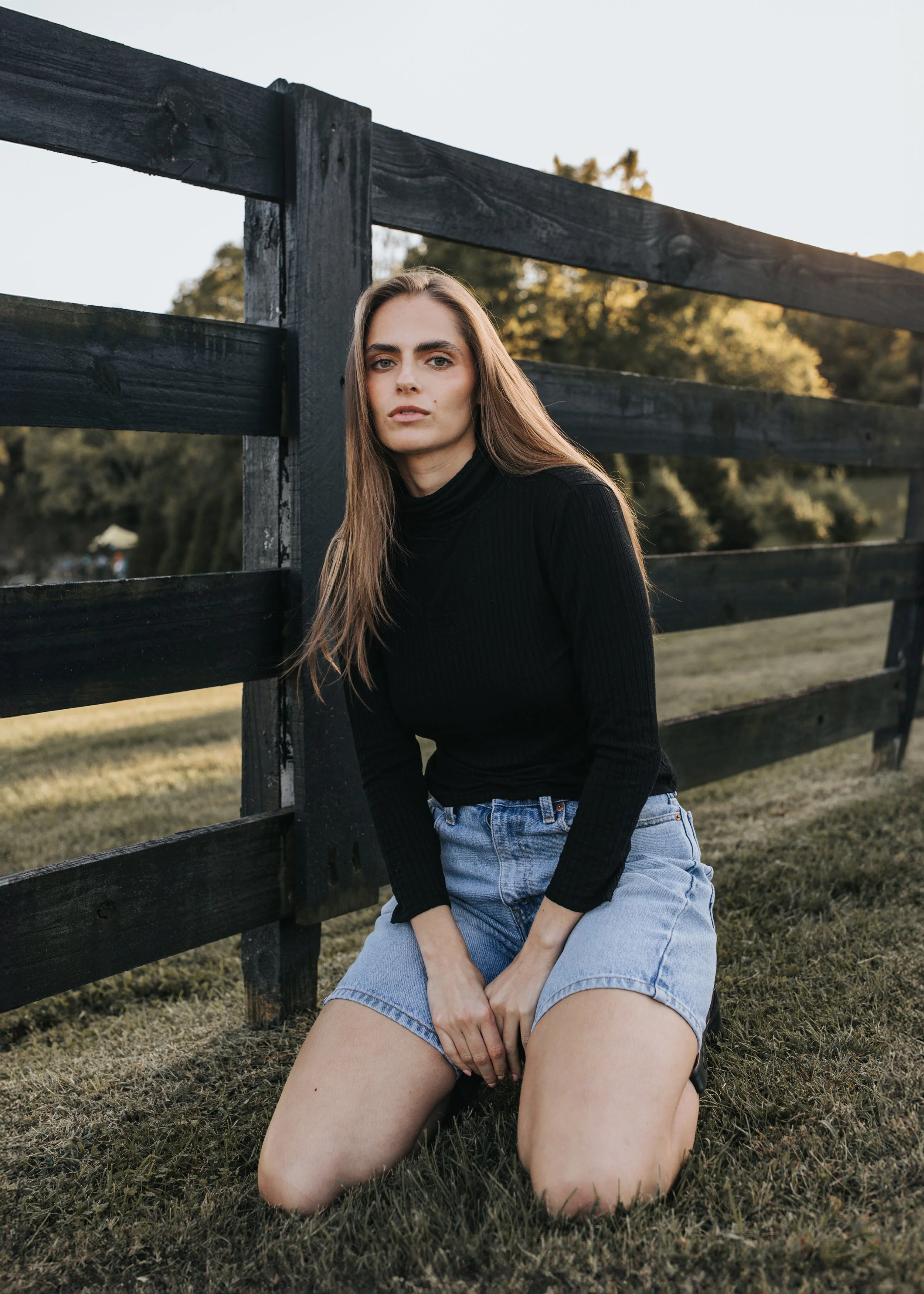  Model Skylar poses in a black turtleneck during her Nashville fashion photoshoot. 