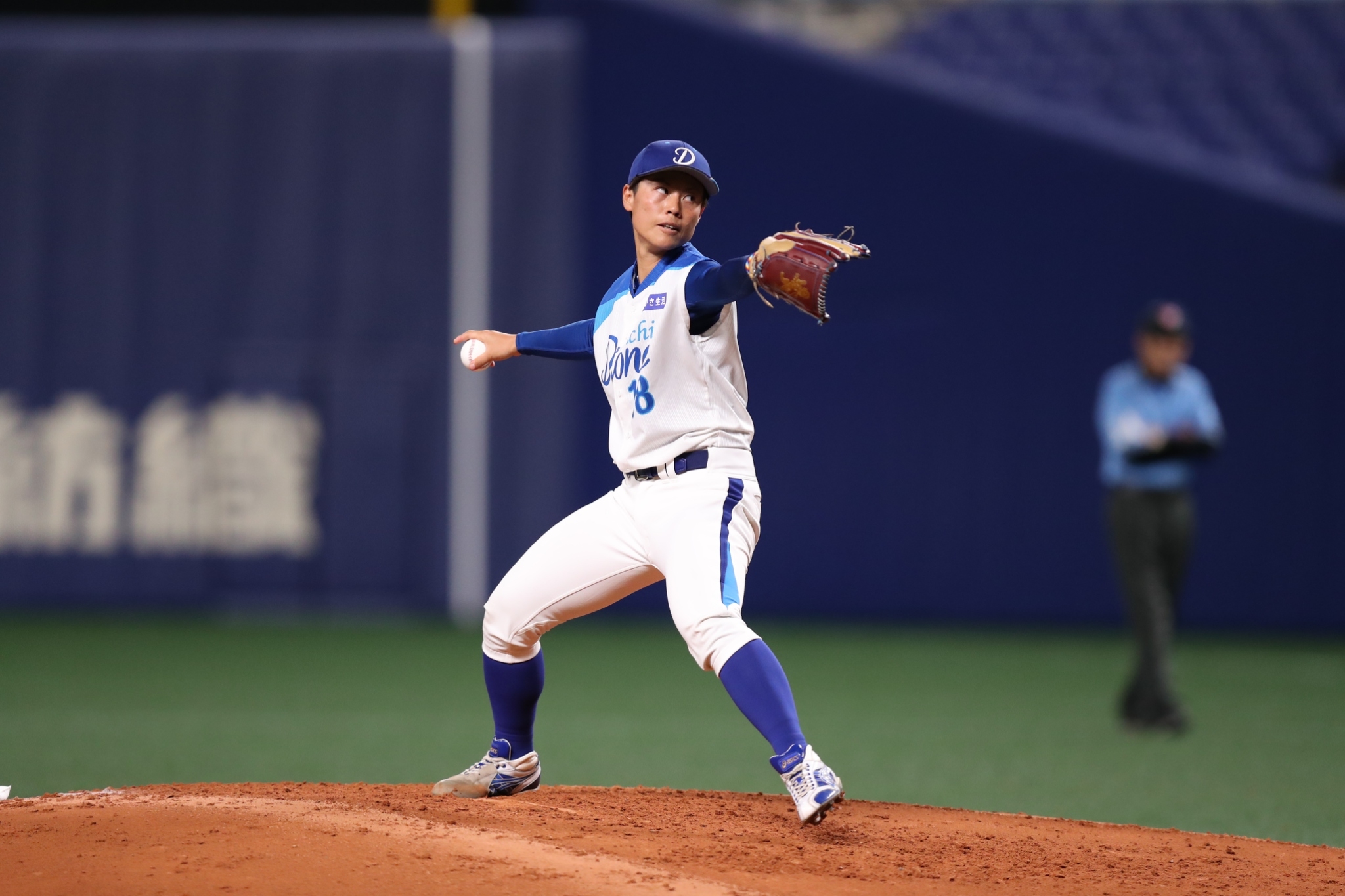 Queen of Diamonds: Japanese Women's Baseball League's star pitcher