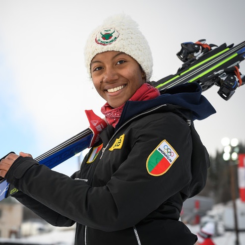 La première skieuse olympique de Madagascar prend le sport aux altitudes nouvelles