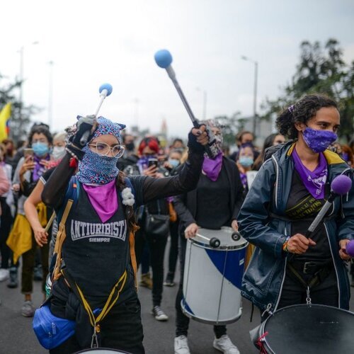 Cómo los adolescentes ayudaron a liderar el paro nacional de Colombia