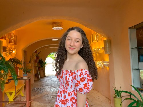 How a salon in the Dominican Republic helped me embrace my curly hair 