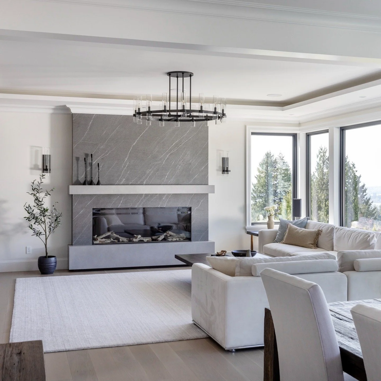 A study in balance: soft natural light, strong architectural lines, and quiet materiality. This North Vancouver residence was designed around connection, both to its setting and within the home itself.

Photographer: @pineconecamp