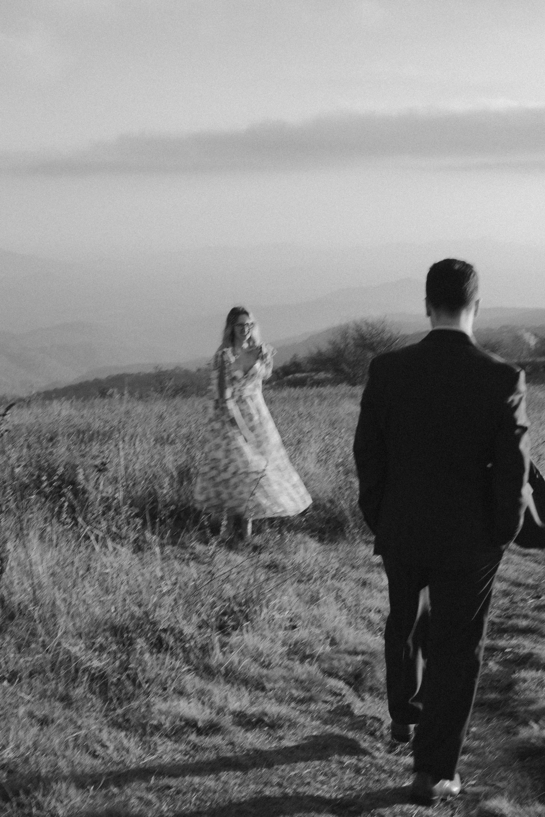 virginia-wedding-mountain-engagement-photo-session-15.jpg