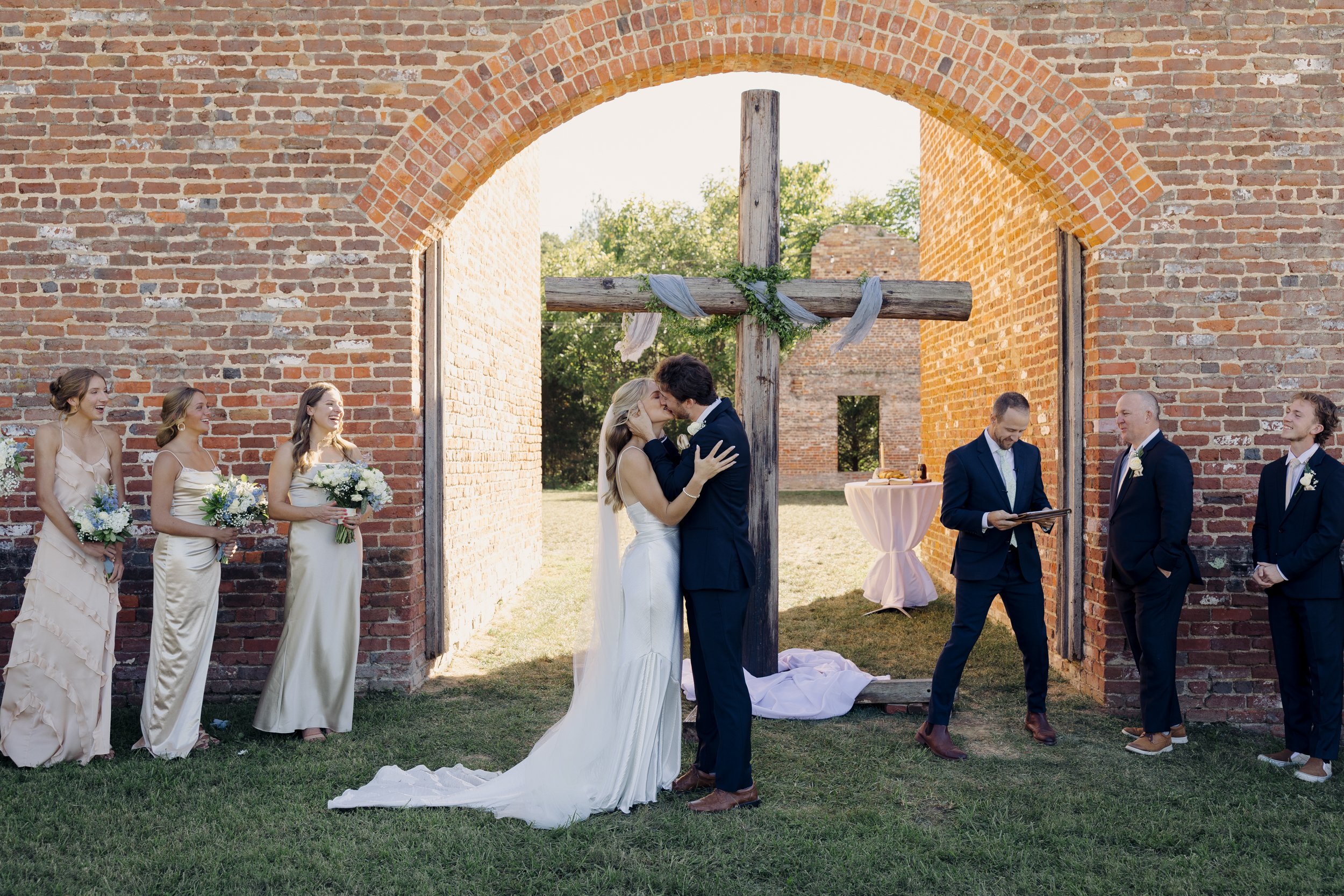 virginia-mountain-wedding-balcony-downs-44.jpg