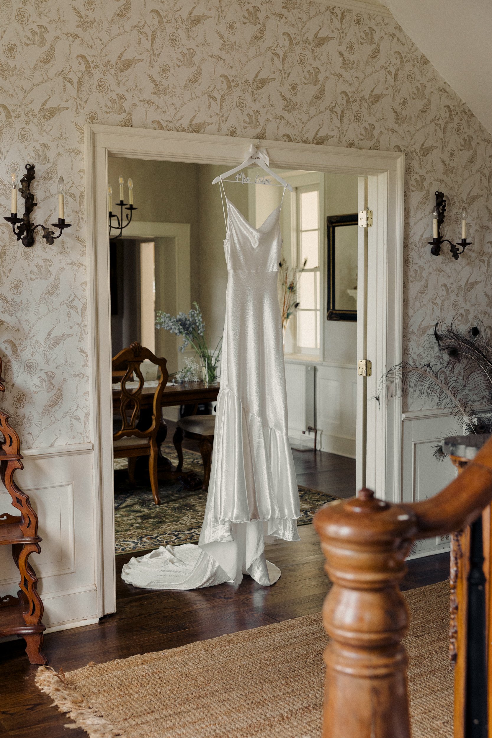 virginia-mountain-wedding-balcony-downs-3.jpg