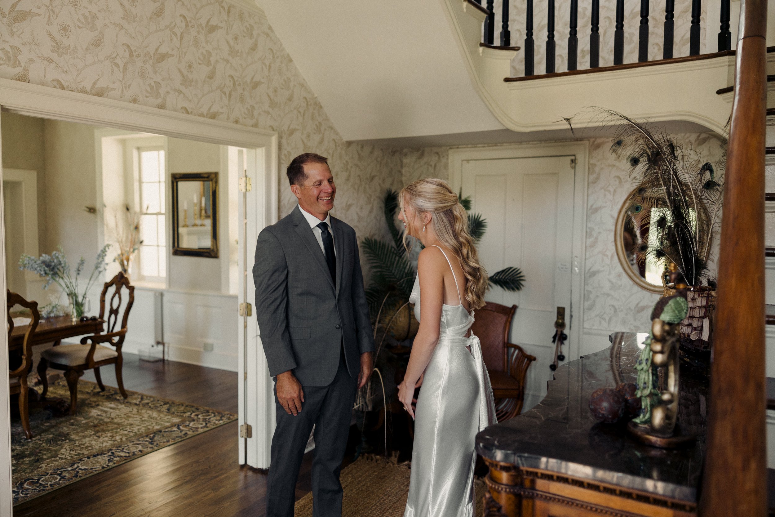 virginia-mountain-wedding-balcony-downs-20.jpg