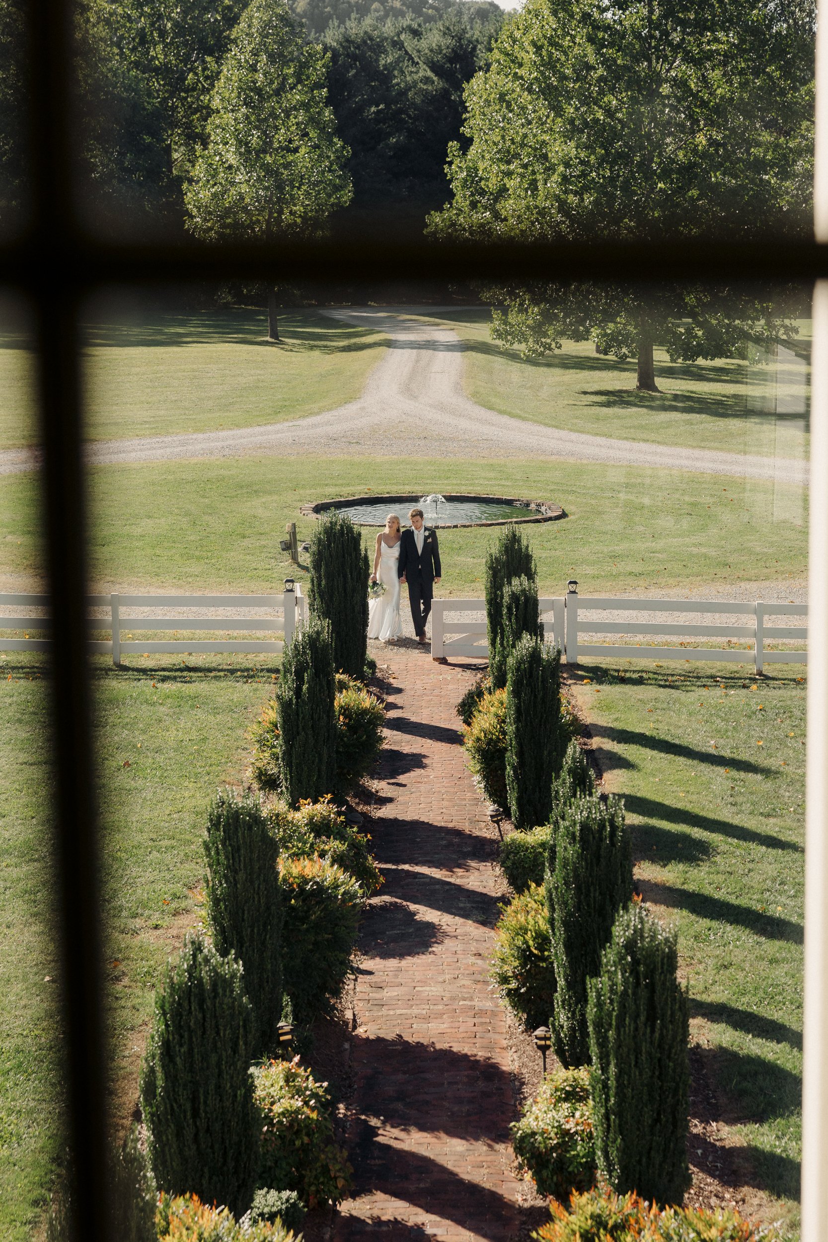virginia-mountain-wedding-balcony-downs-53.jpg