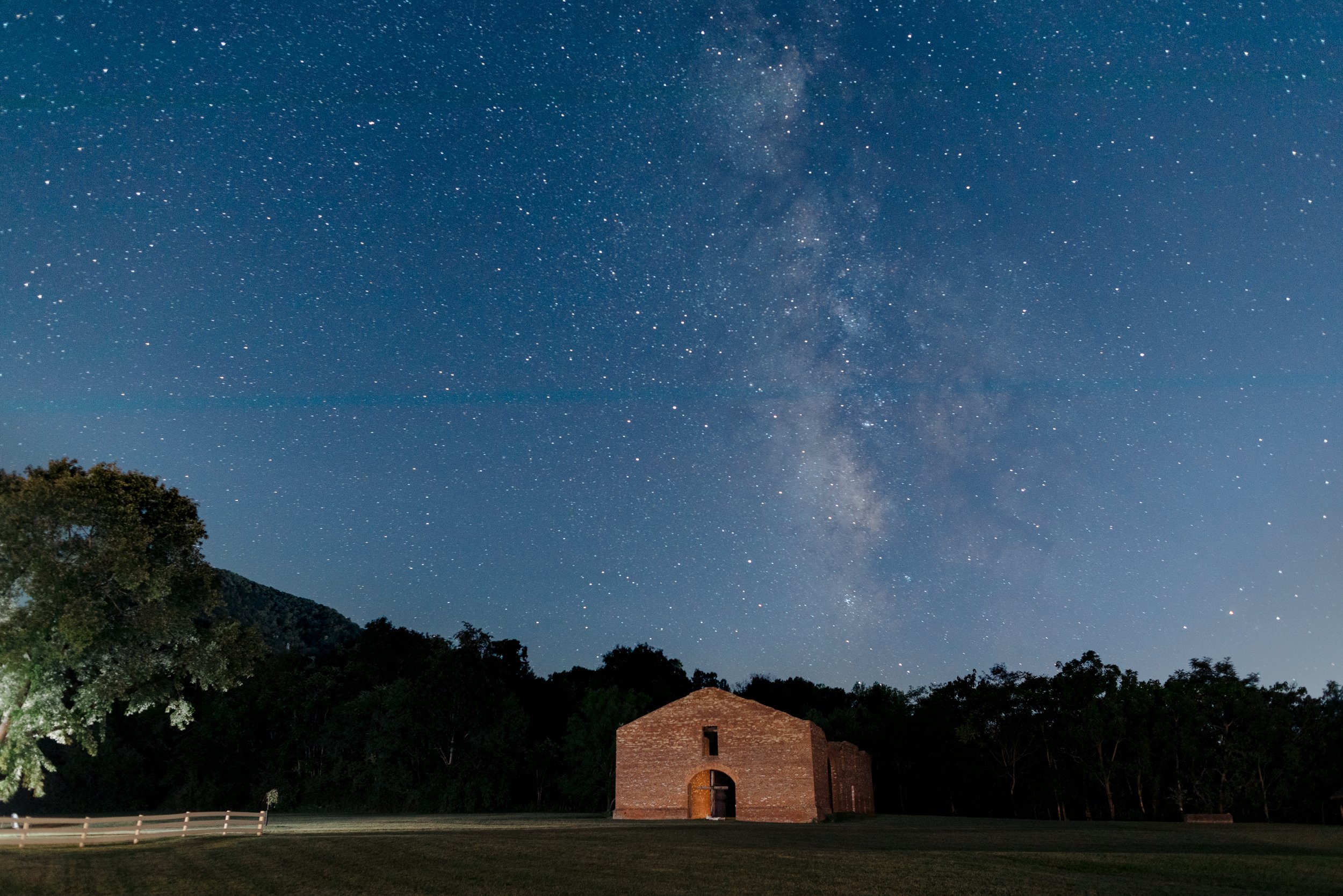 virginia-mountain-wedding-balcony-downs-95.jpg