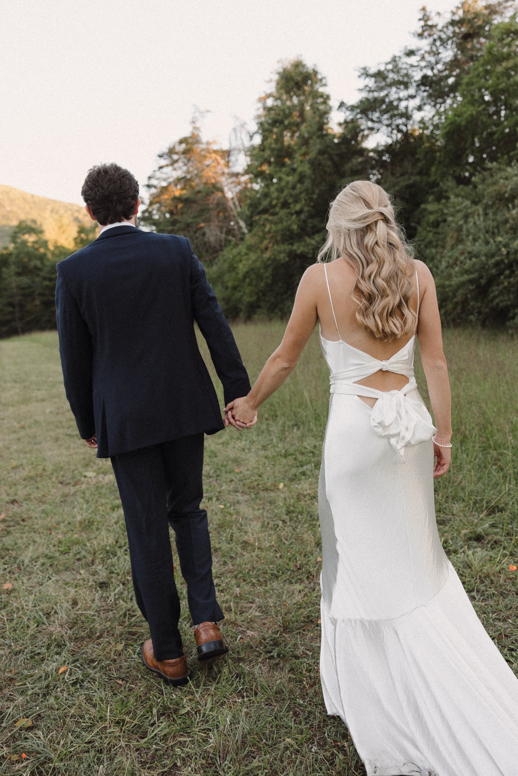 virginia-mountain-wedding-balcony-downs-70.jpg