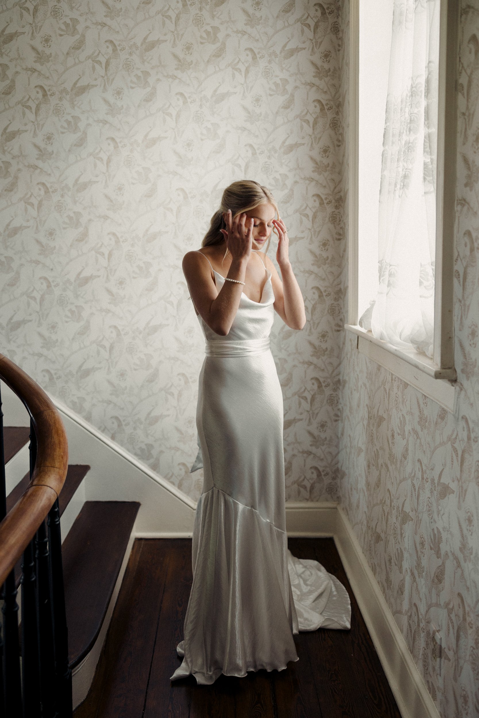 virginia-mountain-wedding-balcony-downs-16.jpg