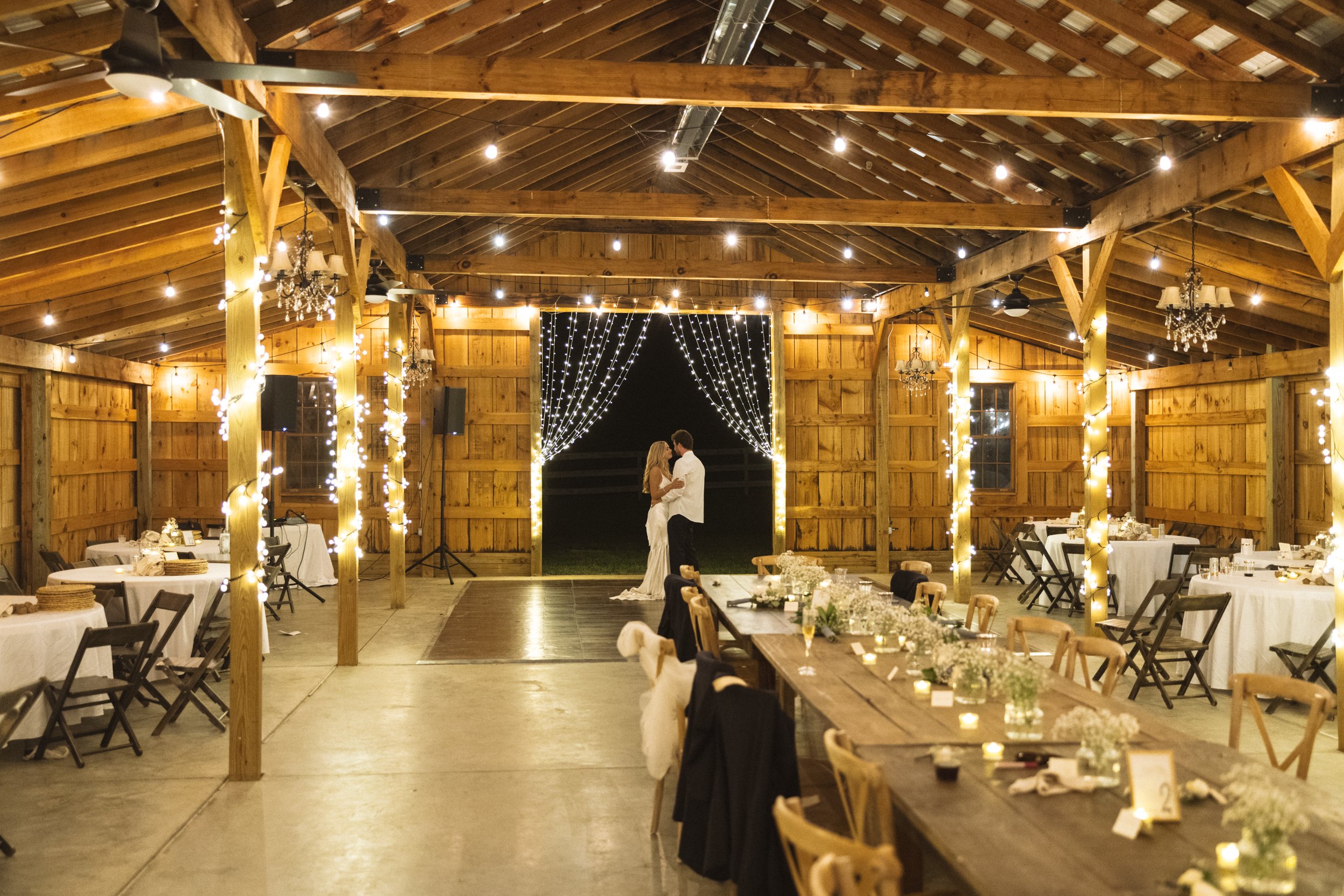 virginia-mountain-wedding-balcony-downs-91.jpg