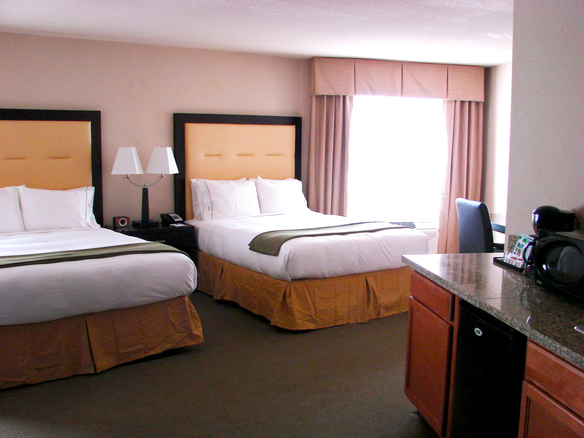 Holiday Inn Express & Suites Hotel Room