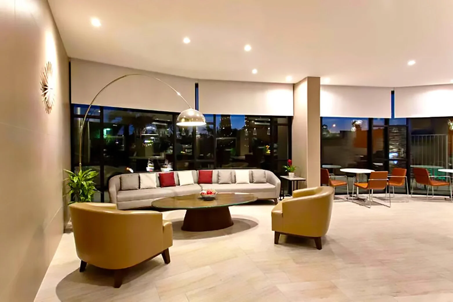 Holiday Inn Long Beach Airport Hotel