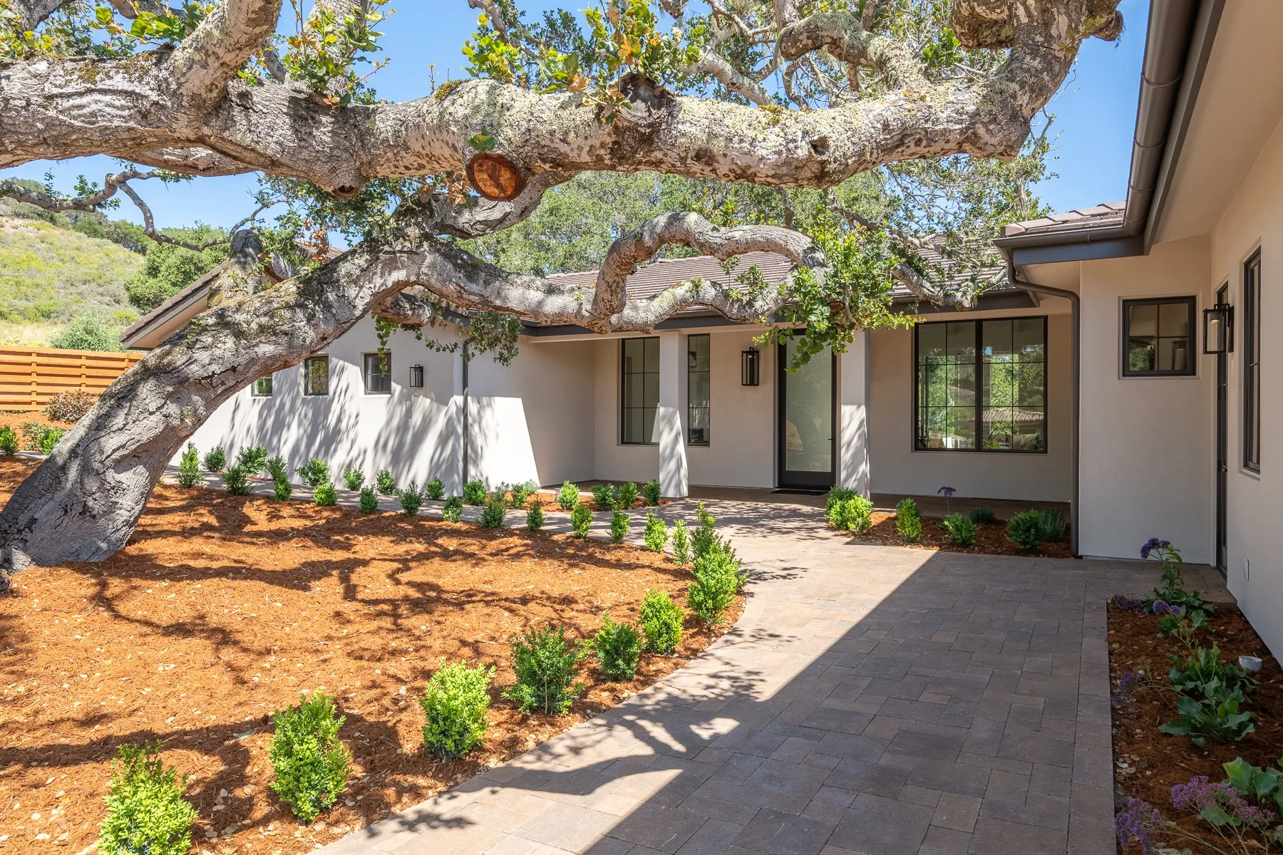 423_Estrella_D_Oro_Ave_122 web.jpg