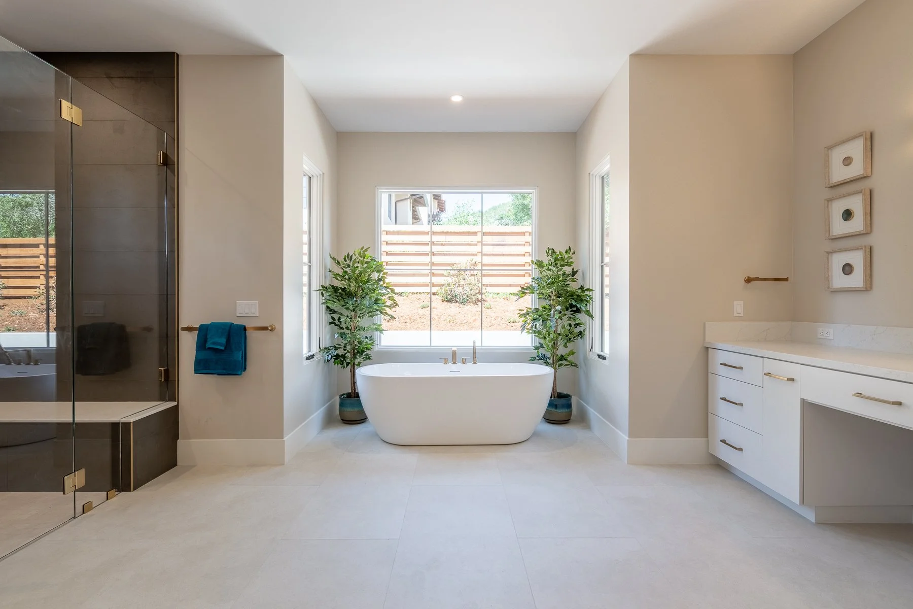 423_Estrella_D_Oro_Ave_110 web.jpg