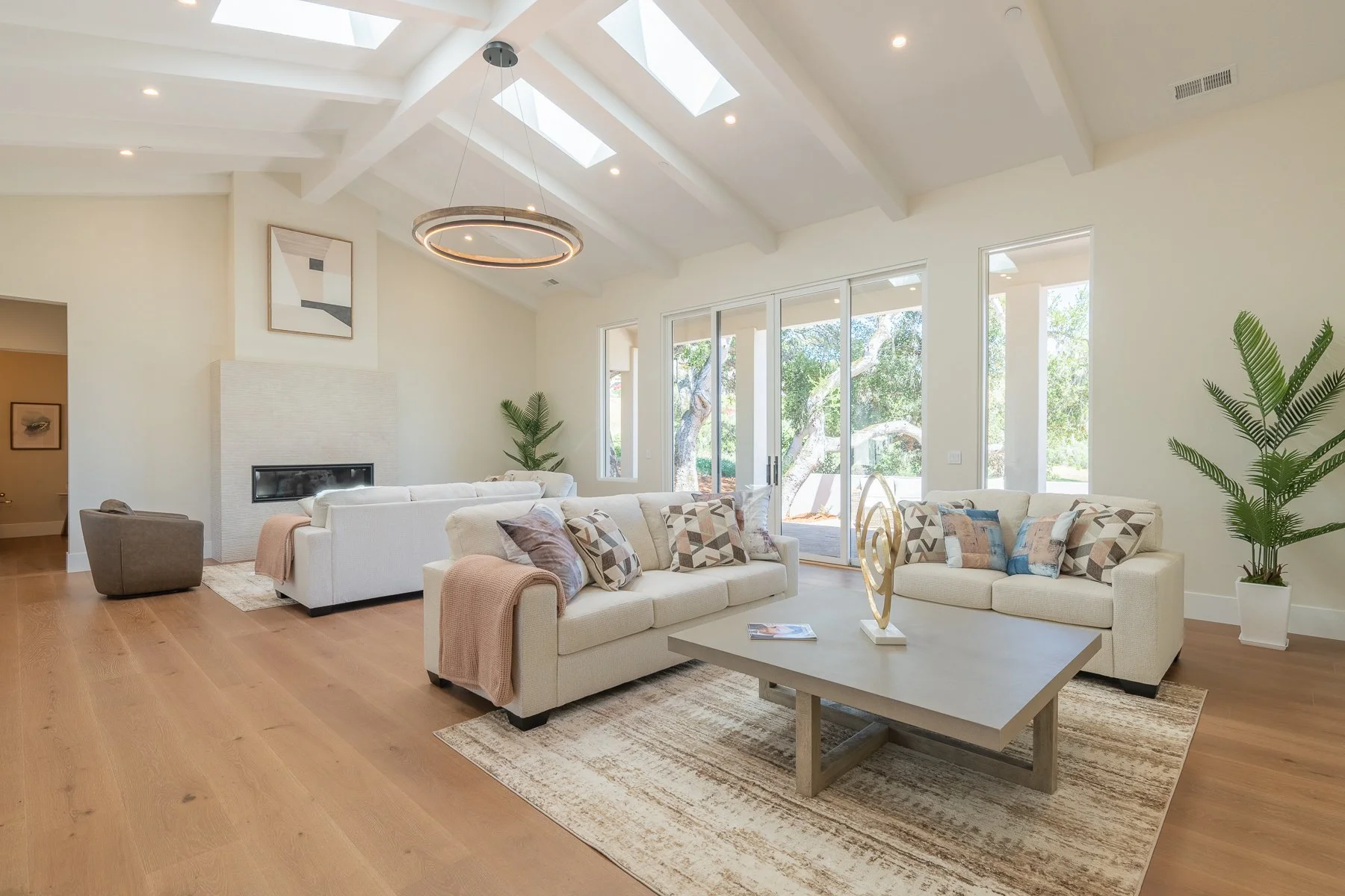 423_Estrella_D_Oro_Ave_096 web.jpg