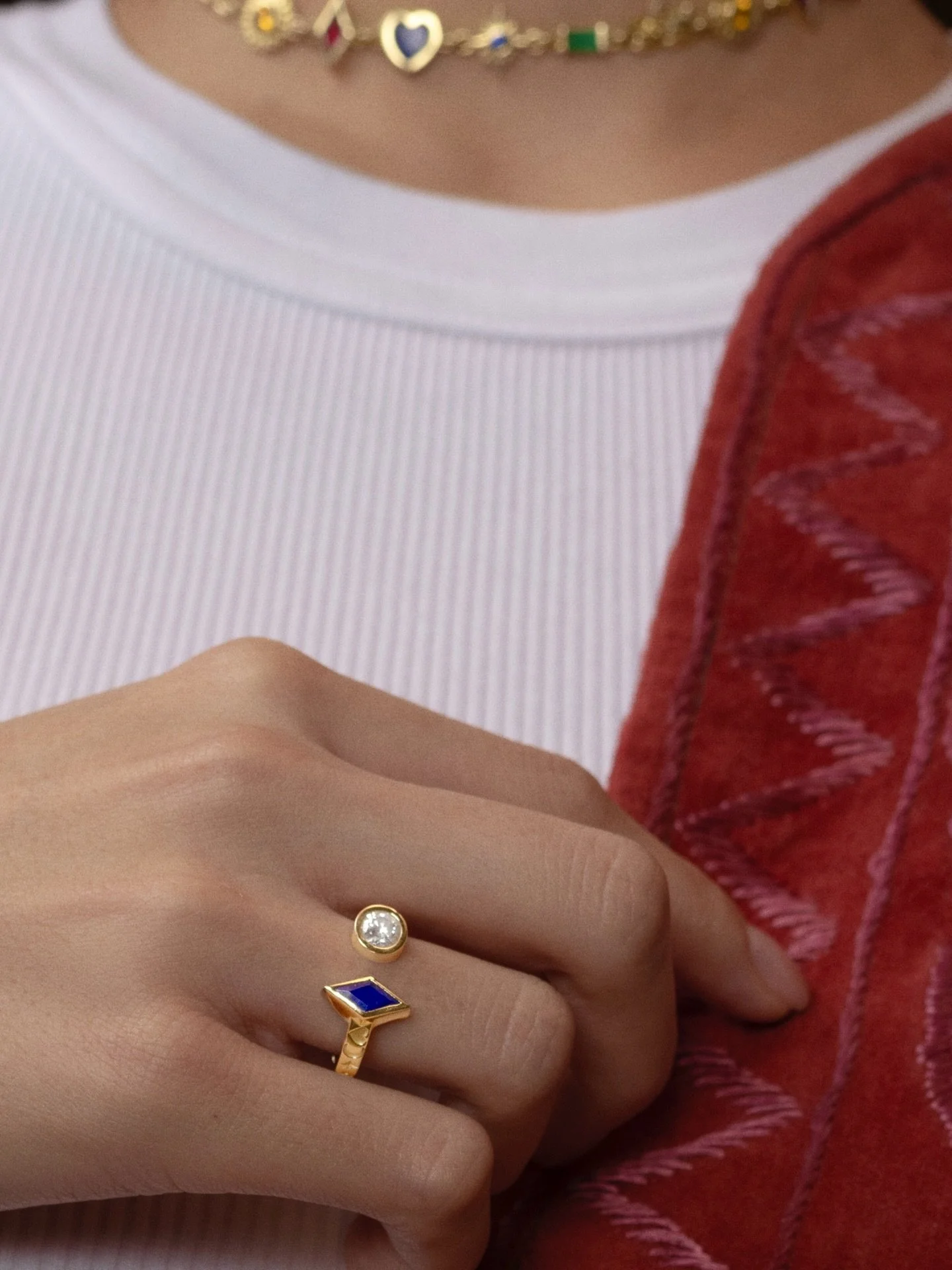 Our Zan Power Ring was originally designed to honor Afghan women resisting oppression after the return of the Taliban.

Zan means woman in Farsi and the rhombus shape represents women in Afghan and Central Asian design.&diams;️The round diamond symbo